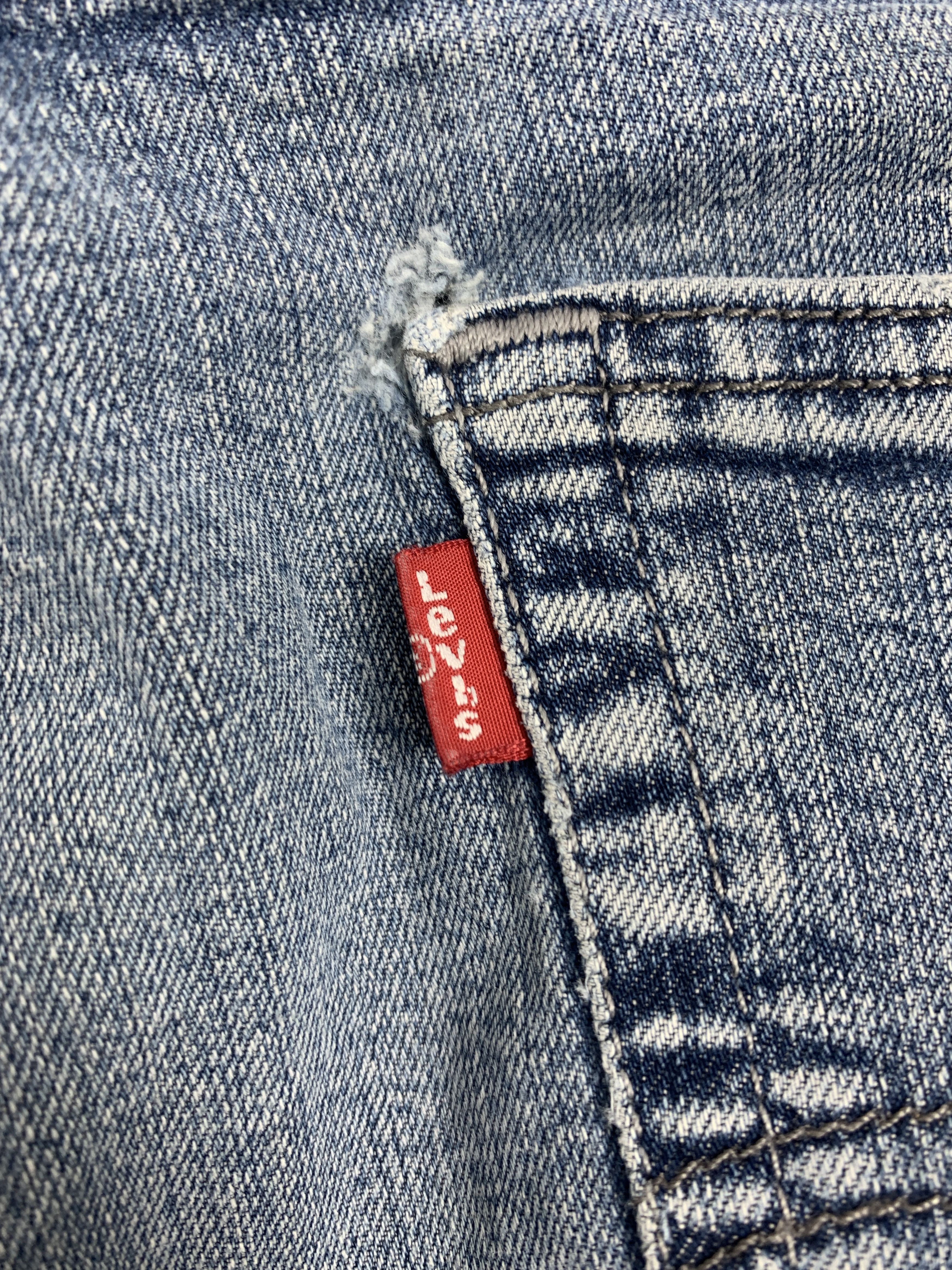 Levi's × Vintage Vintage LEVI'S 505 Distressed Faded Mid Wash Jeans Size US 33 - 8 Thumbnail