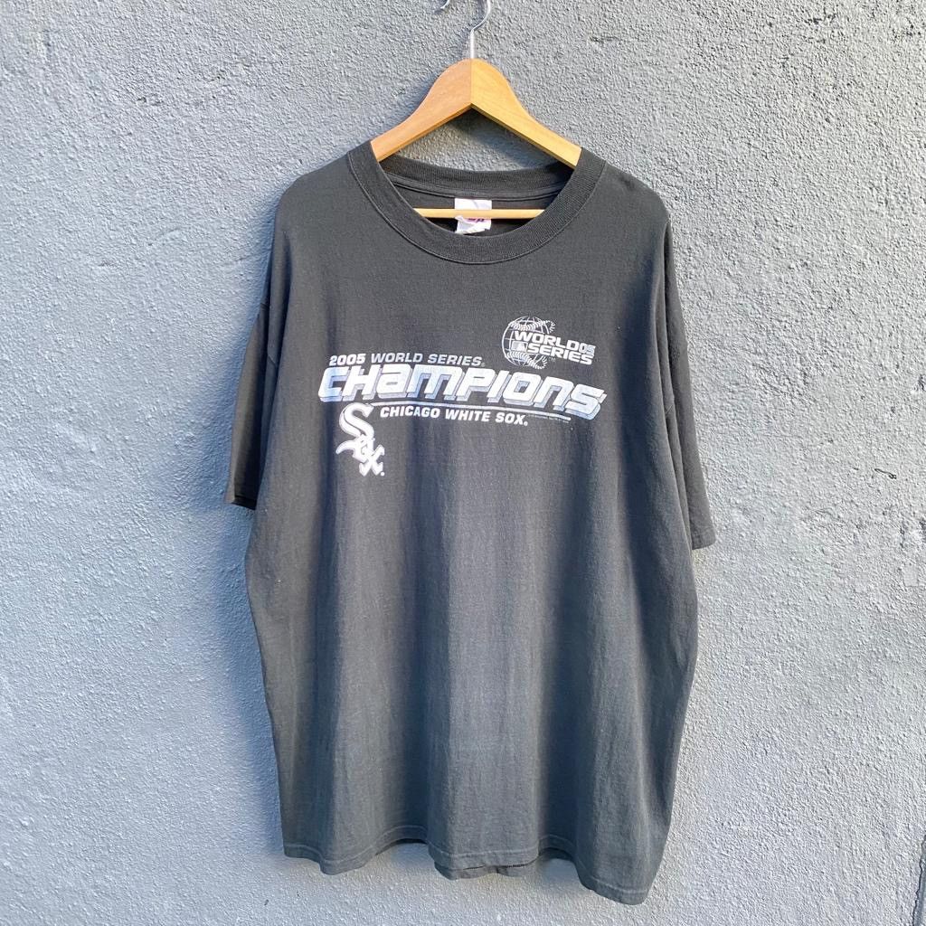Other Thrashed faded Y2K Chicago White Sox Oversize Tee Size US XL / EU 56 / 4 - 1 Thumbnail