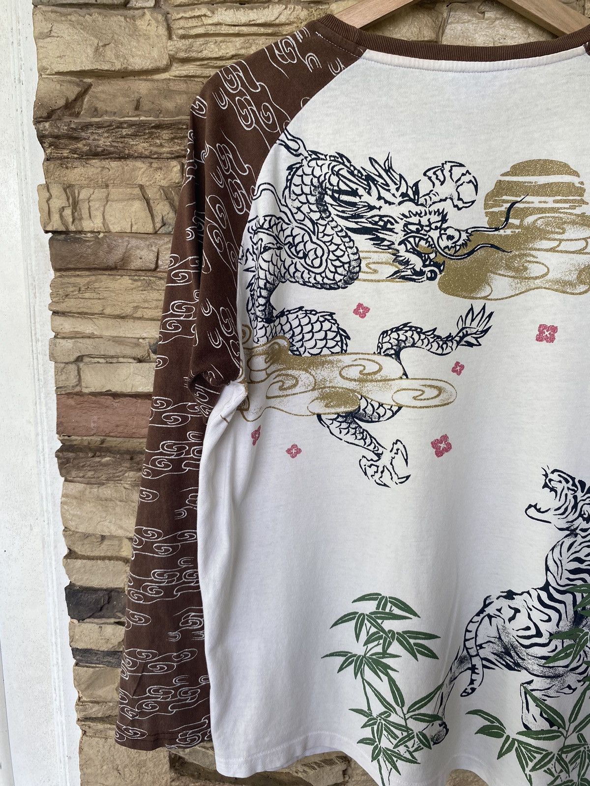 Vintage Vintage Dolo Sukajan Dragon Tiger Long Sleeve Tshirt Size US L / EU 52-54 / 3 - 5 Thumbnail