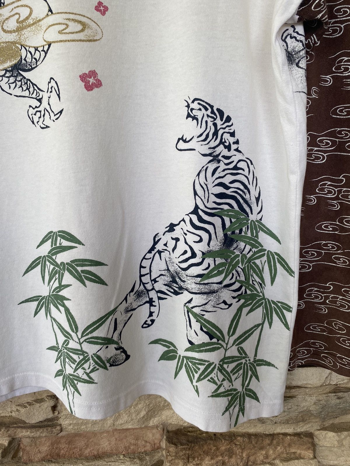 Vintage Vintage Dolo Sukajan Dragon Tiger Long Sleeve Tshirt Size US L / EU 52-54 / 3 - 3 Thumbnail