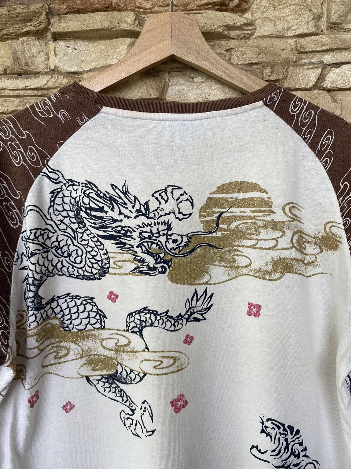 Vintage Vintage Dolo Sukajan Dragon Tiger Long Sleeve Tshirt Size US L / EU 52-54 / 3 - 2 Thumbnail