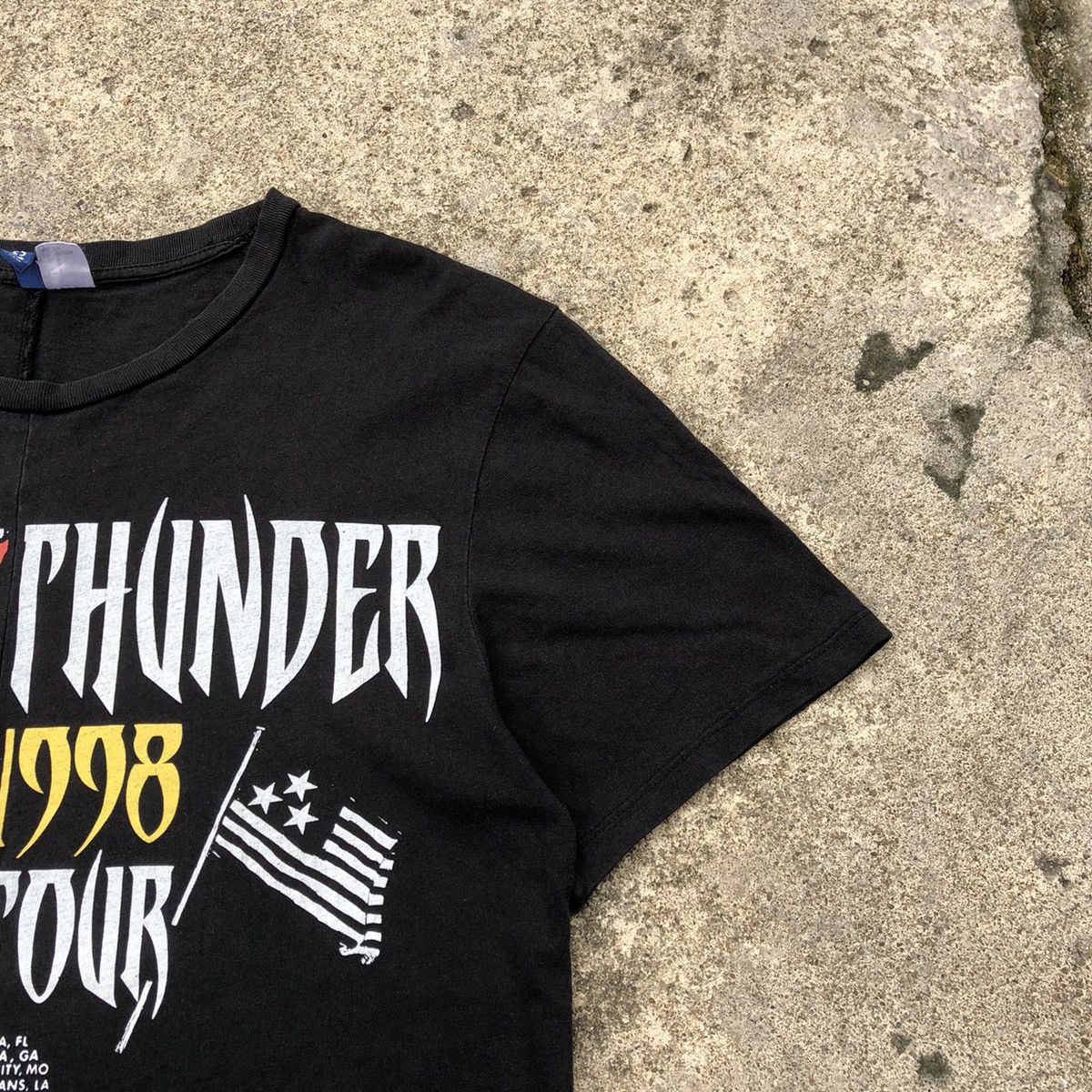 Band Tees × H&M 🔥Rare🔥Rebel Thunder By H&M Center Stitch Promo Concert Tee Size US M / EU 48-50 / 2 - 5 Thumbnail