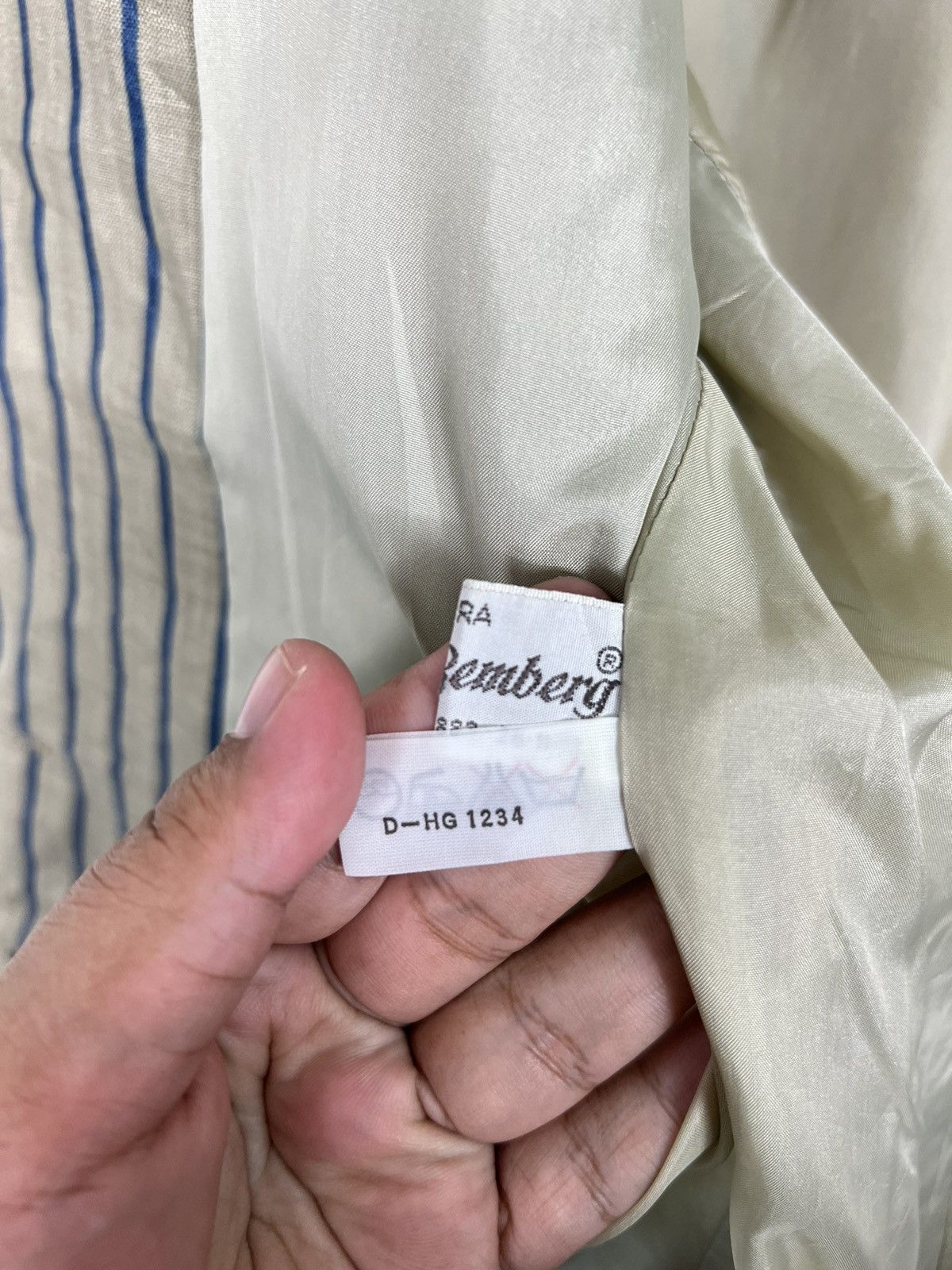 Salvatore Ferragamo 💥 1970s SALVATORE FERRAGAMO STRIPE BLAZER MADE IN ITALY Size US M / EU 48-50 / 2 - 11 Thumbnail