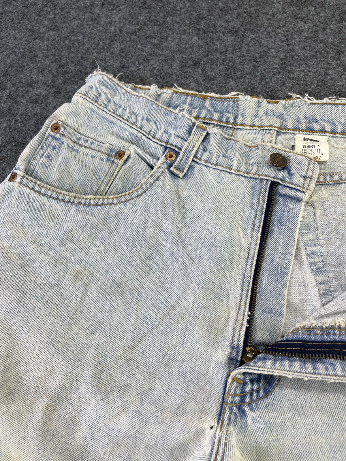 Levi's 90’s Vintage Levi's 560 Light Wash Jeans - J771 Size US 33 - 6 Thumbnail
