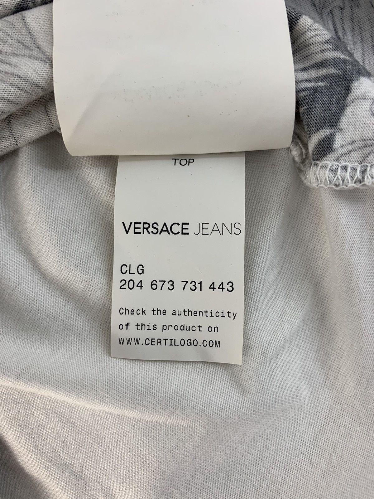 Versace Rare Versace Jeans Antique Baroque Over Printed Tee Unisex Size S / US 4 / IT 40 - 5 Thumbnail