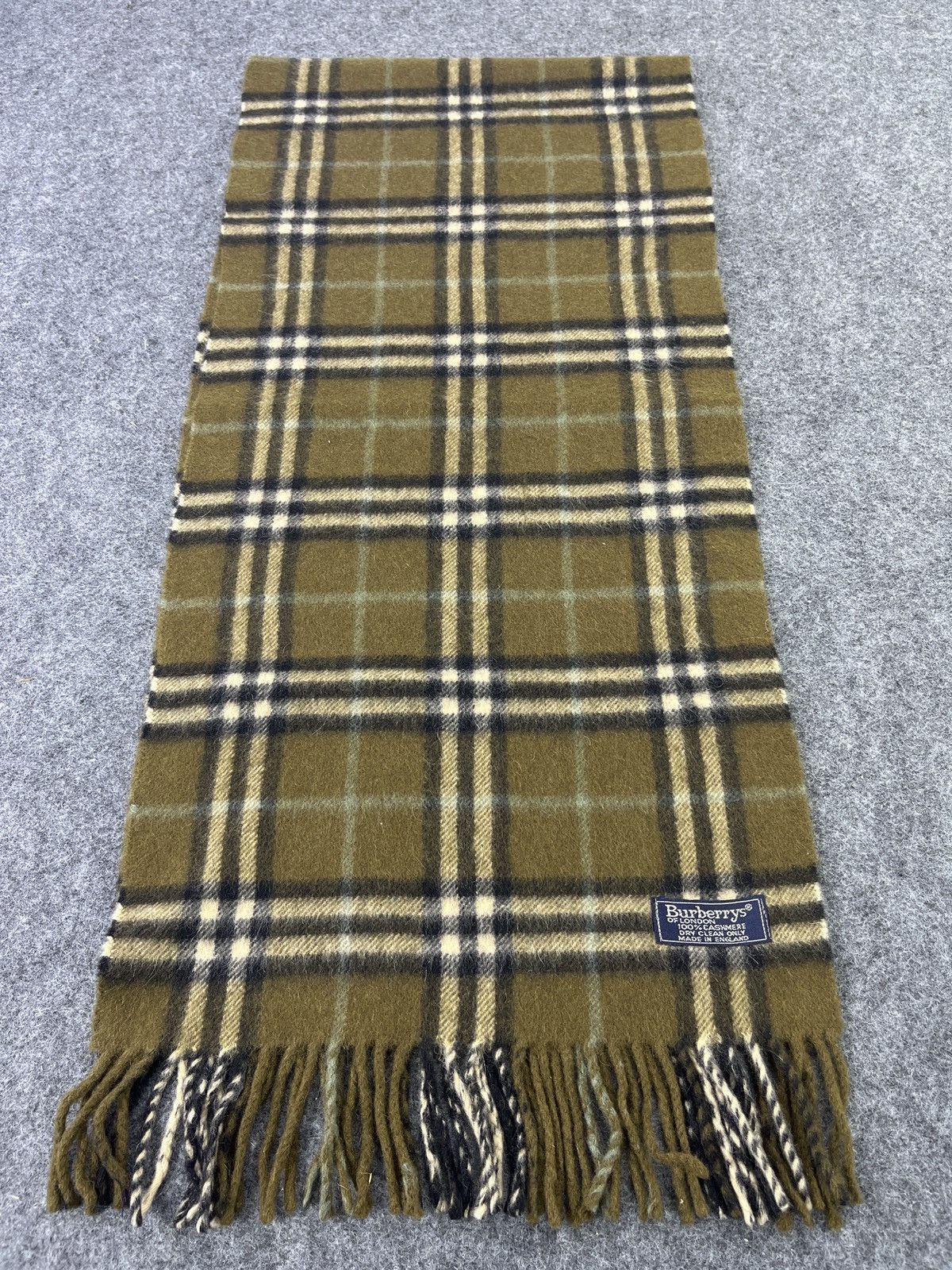 Burberry Burberry Scarf Cashmere / Muffler / Neckwear - T022 Size ONE SIZE - 1 Thumbnail