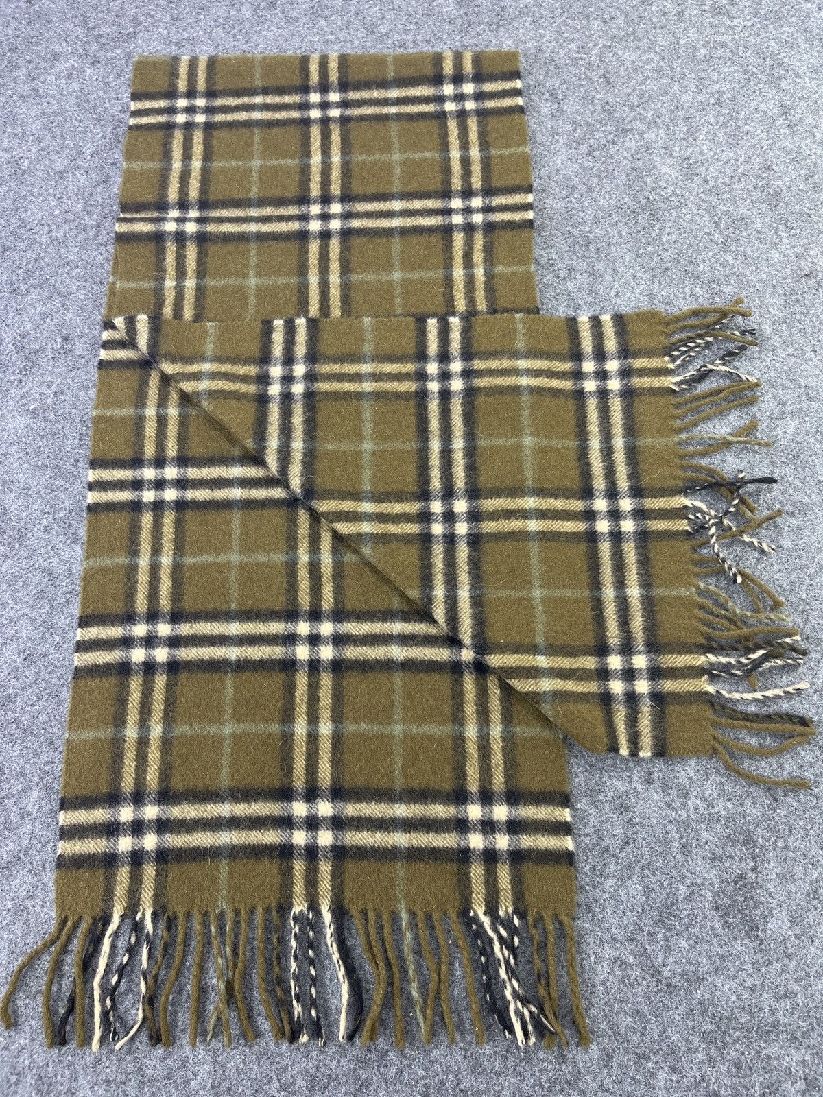 Burberry Burberry Scarf Cashmere / Muffler / Neckwear - T022 Size ONE SIZE - 3 Thumbnail