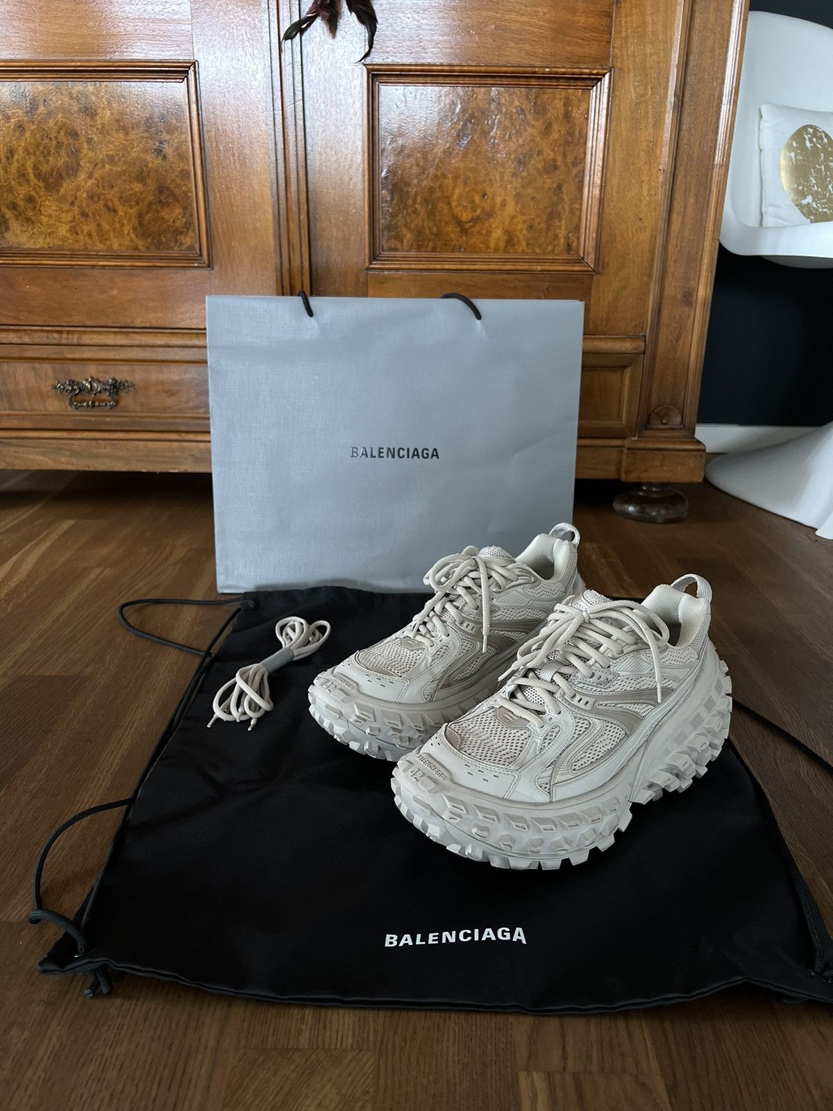 Balenciaga Balenciaga Defender Bouncer in Beige | Grailed