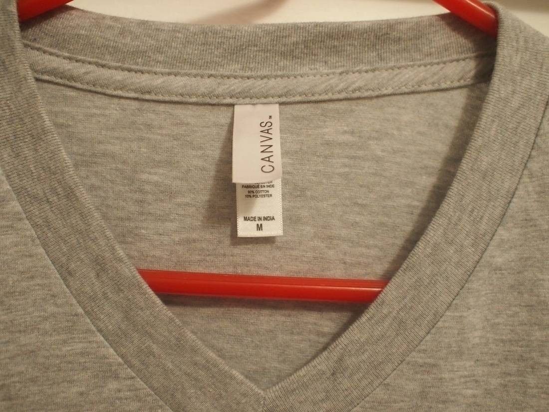 Canvas Signed SANDRA BERNHARD Tshirt V- Neck Sandyland POSE FX Size US M / EU 48-50 / 2 - 5 Thumbnail