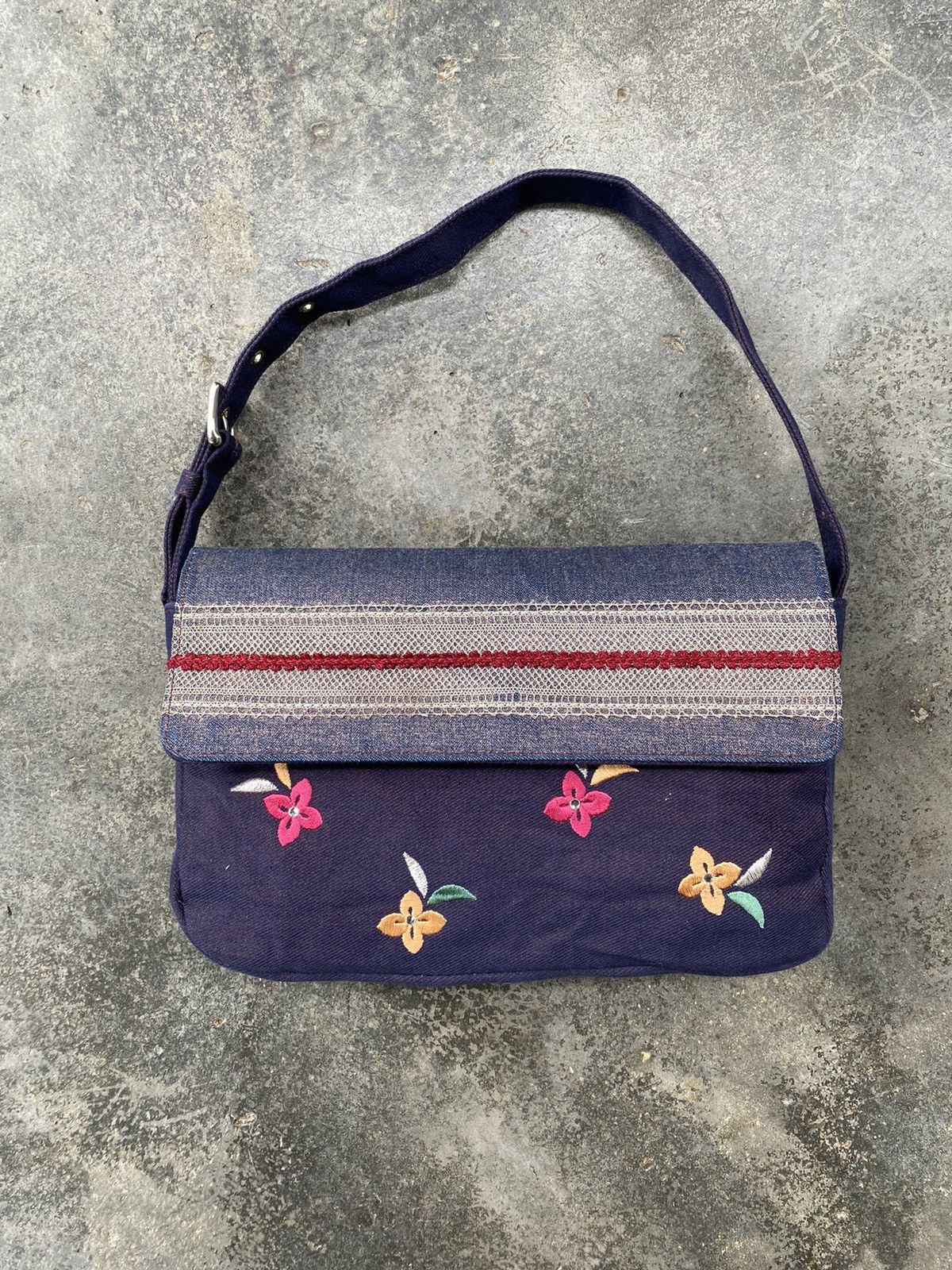 Moschino Vintage Moschino Floral Hand Bag Rare Size ONE SIZE - 1 Thumbnail