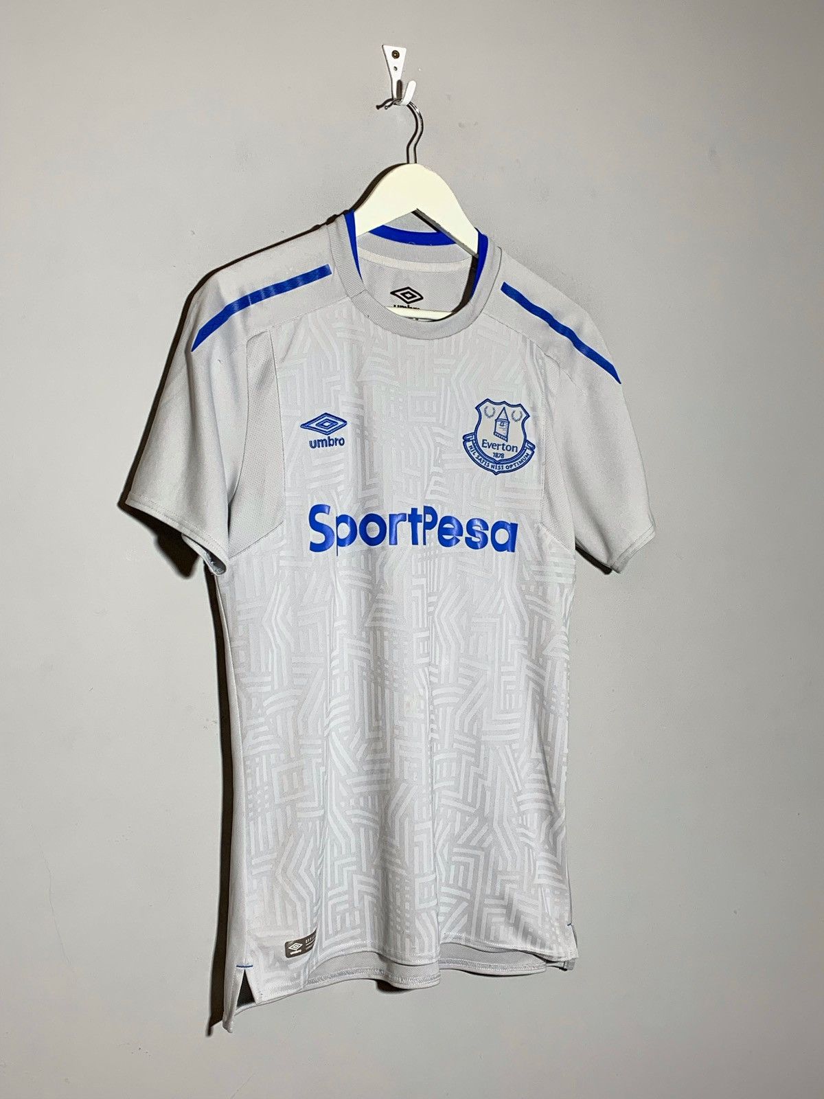 Umbro Everton 2017/18 Away Y2k Streetwear Football Shirt Size US M / EU 48-50 / 2 - 2 Thumbnail