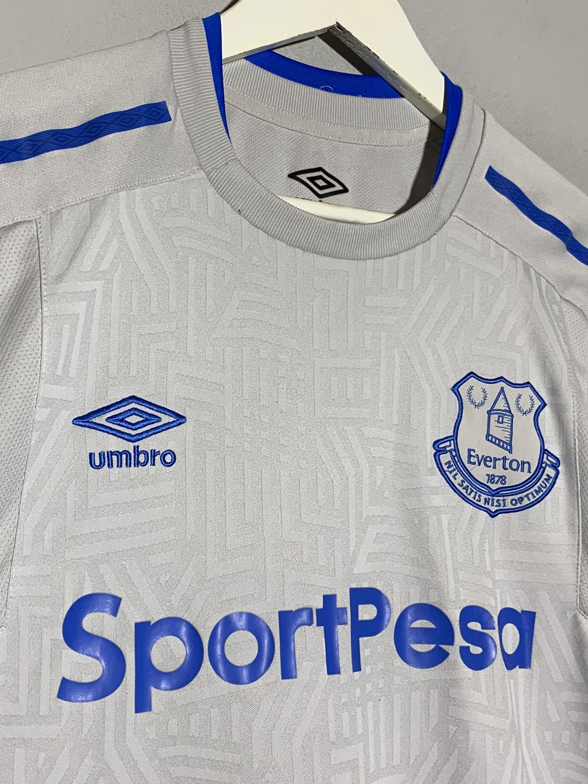 Umbro Everton 2017/18 Away Y2k Streetwear Football Shirt Size US M / EU 48-50 / 2 - 3 Thumbnail