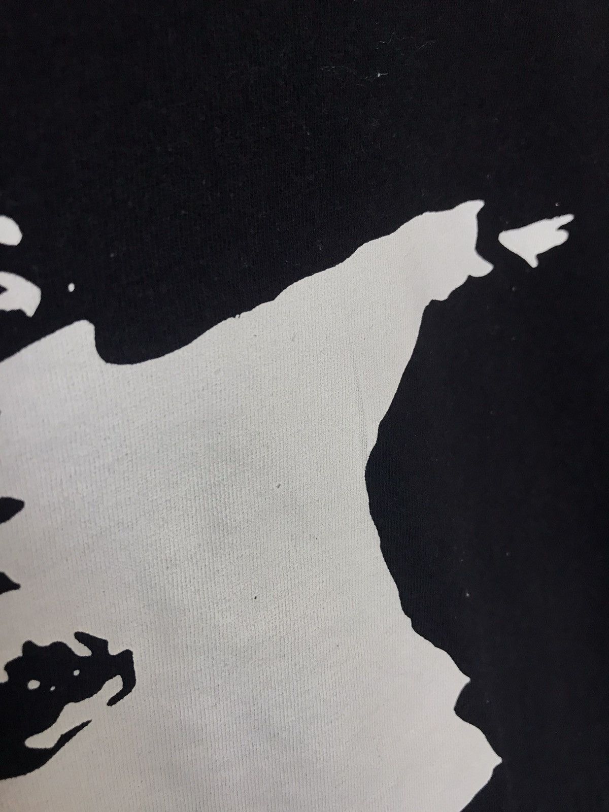 Vintage Vintage Banksy flower thrower t-shirt Size US L / EU 52-54 / 3 - 3 Thumbnail