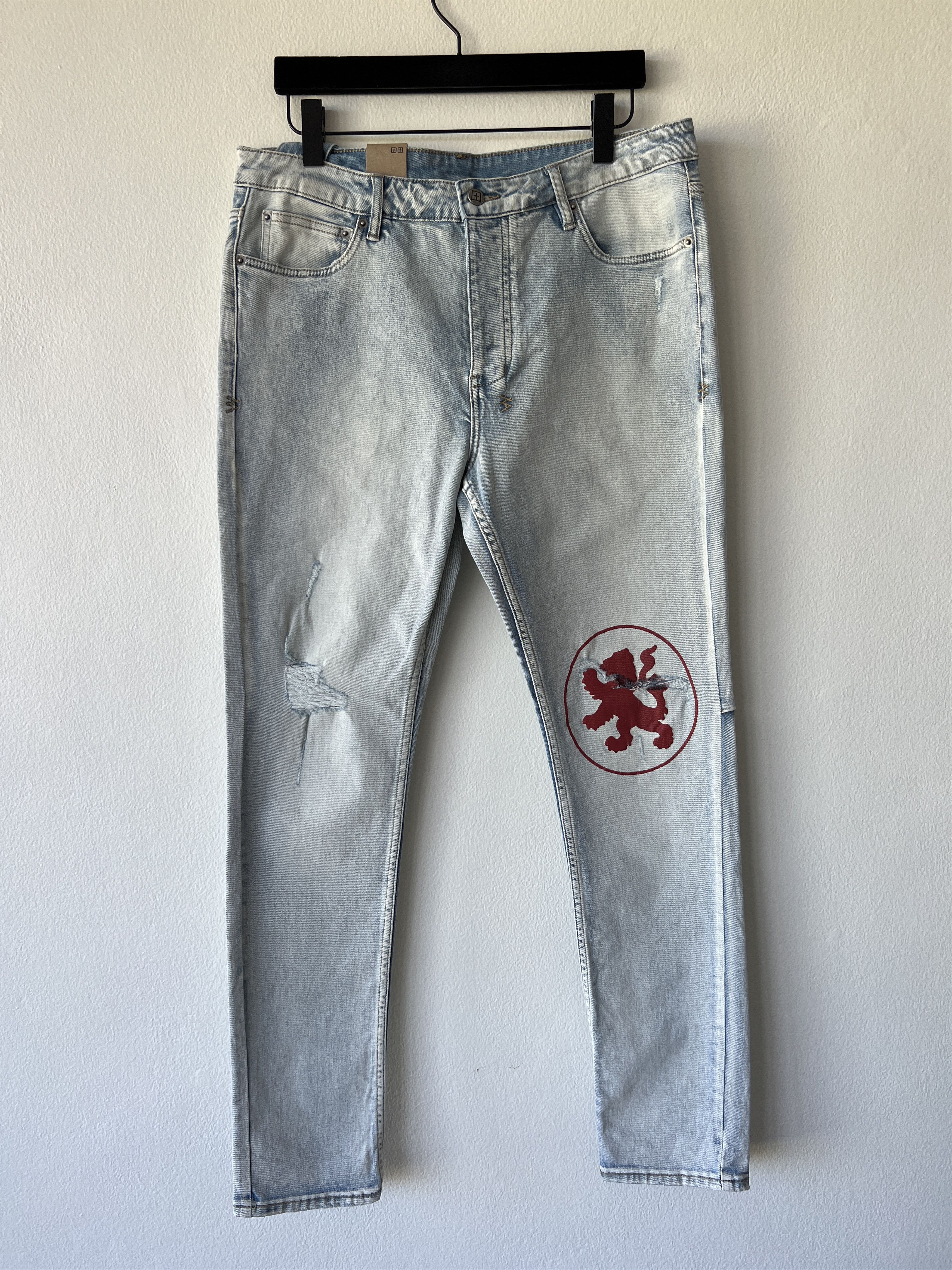 Image of Ksubi Denim Jean Chitch 36 Slim Light Blue Red Lion Print Trashed, Men's