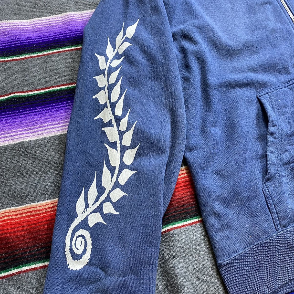 Stussy Vintage Stussy Worldwide Sun Faded Blue Skull Hoodie Size US XL / EU 56 / 4 - 6 Thumbnail
