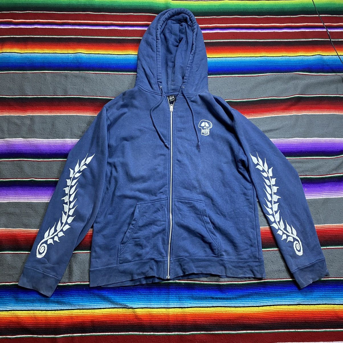 Stussy Vintage Stussy Worldwide Sun Faded Blue Skull Hoodie Size US XL / EU 56 / 4 - 5 Thumbnail