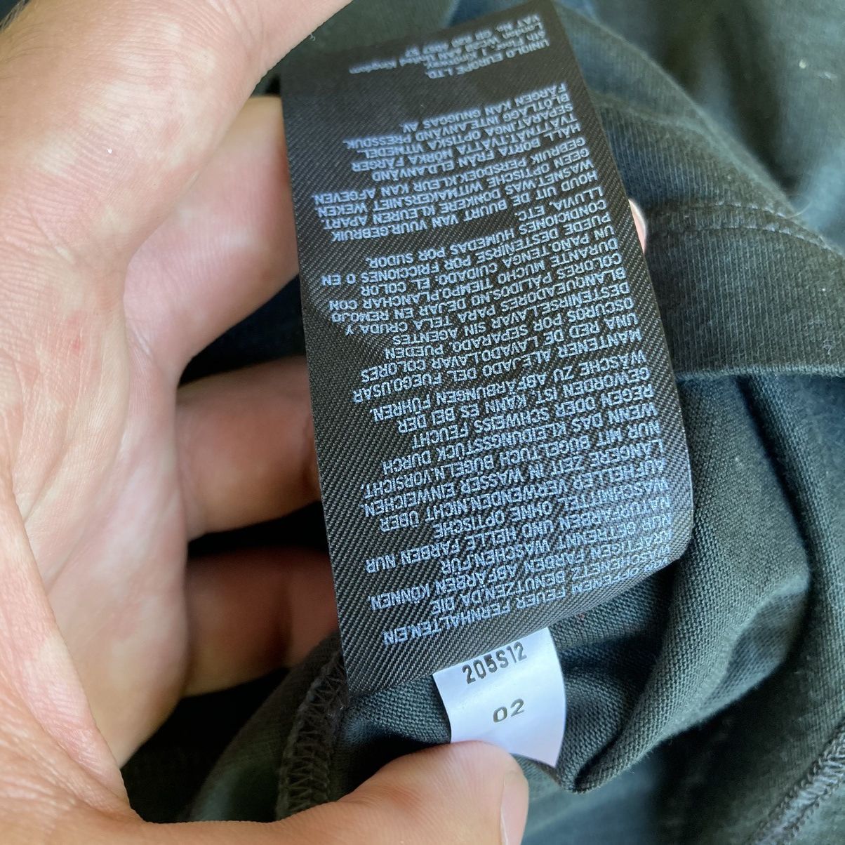 20471120 × JW Anderson JW Anderson x Uniqlo Plain T-Shirt Size L / US 10 / IT 46 - 6 Thumbnail