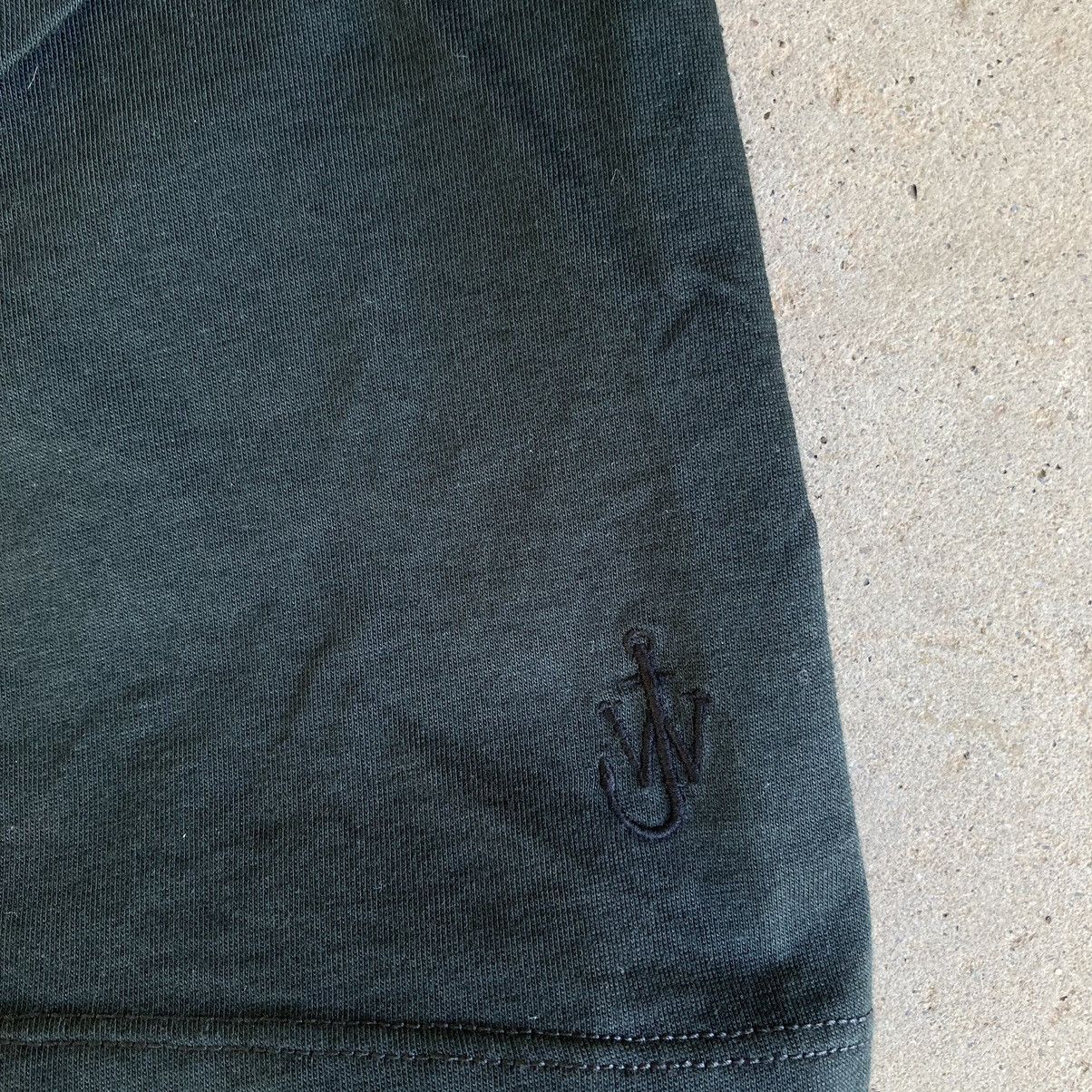 20471120 × JW Anderson JW Anderson x Uniqlo Plain T-Shirt Size L / US 10 / IT 46 - 3 Thumbnail