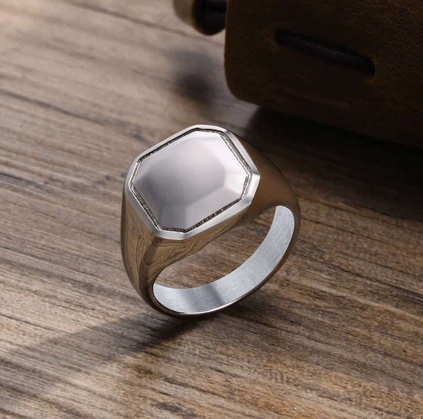 Other Square Geometric Signet Ring Size ONE SIZE - 1 Thumbnail