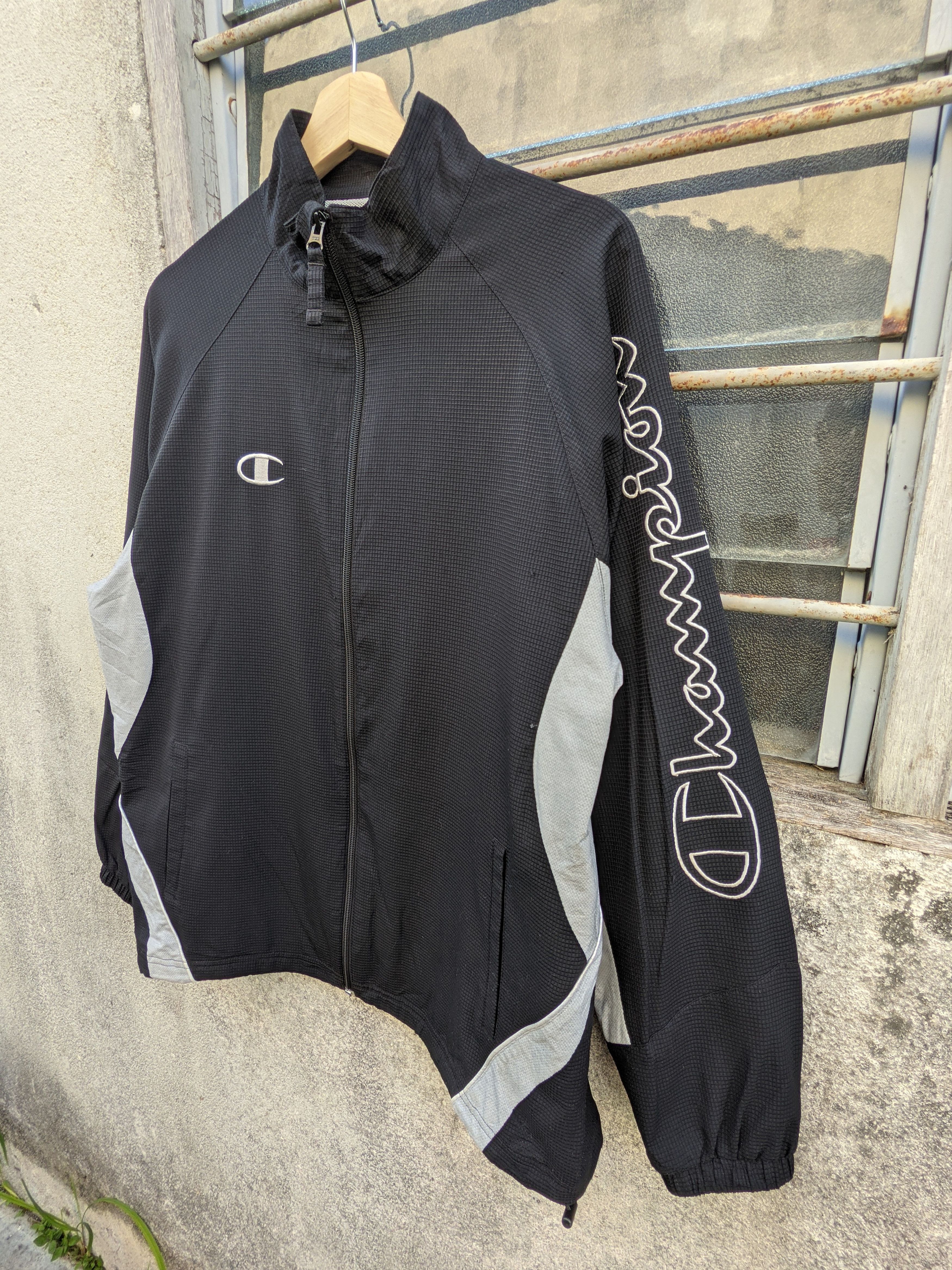 Champion Vintage Champion Embroidery Drawstring Jacket Size US L / EU 52-54 / 3 - 3 Thumbnail