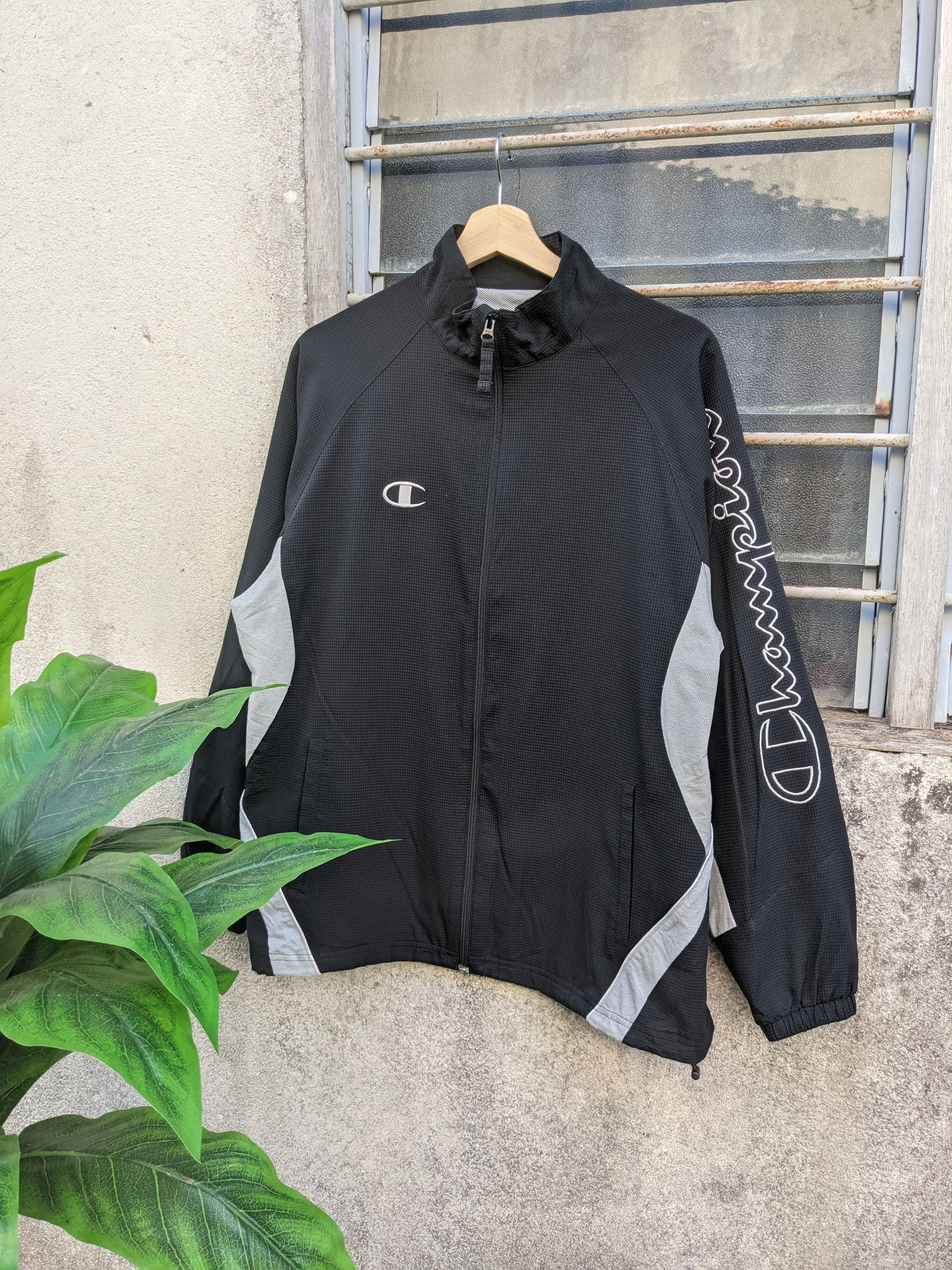 Champion Vintage Champion Embroidery Drawstring Jacket Size US L / EU 52-54 / 3 - 1 Thumbnail