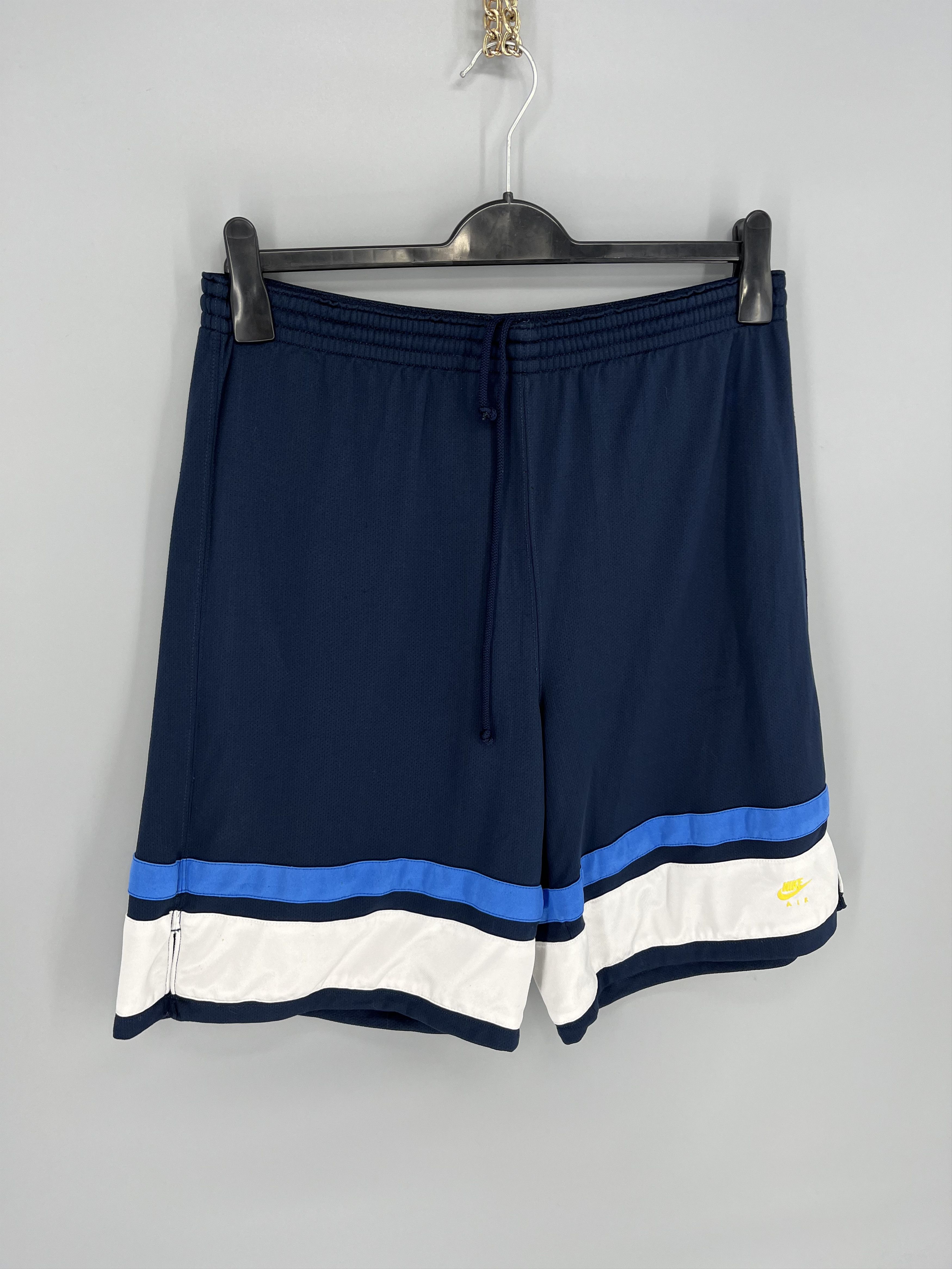 NBA Vintage Shorts Nike NBA 90s swoosh logo shorts streetwear Size US 34 / EU 50 - 2 Thumbnail
