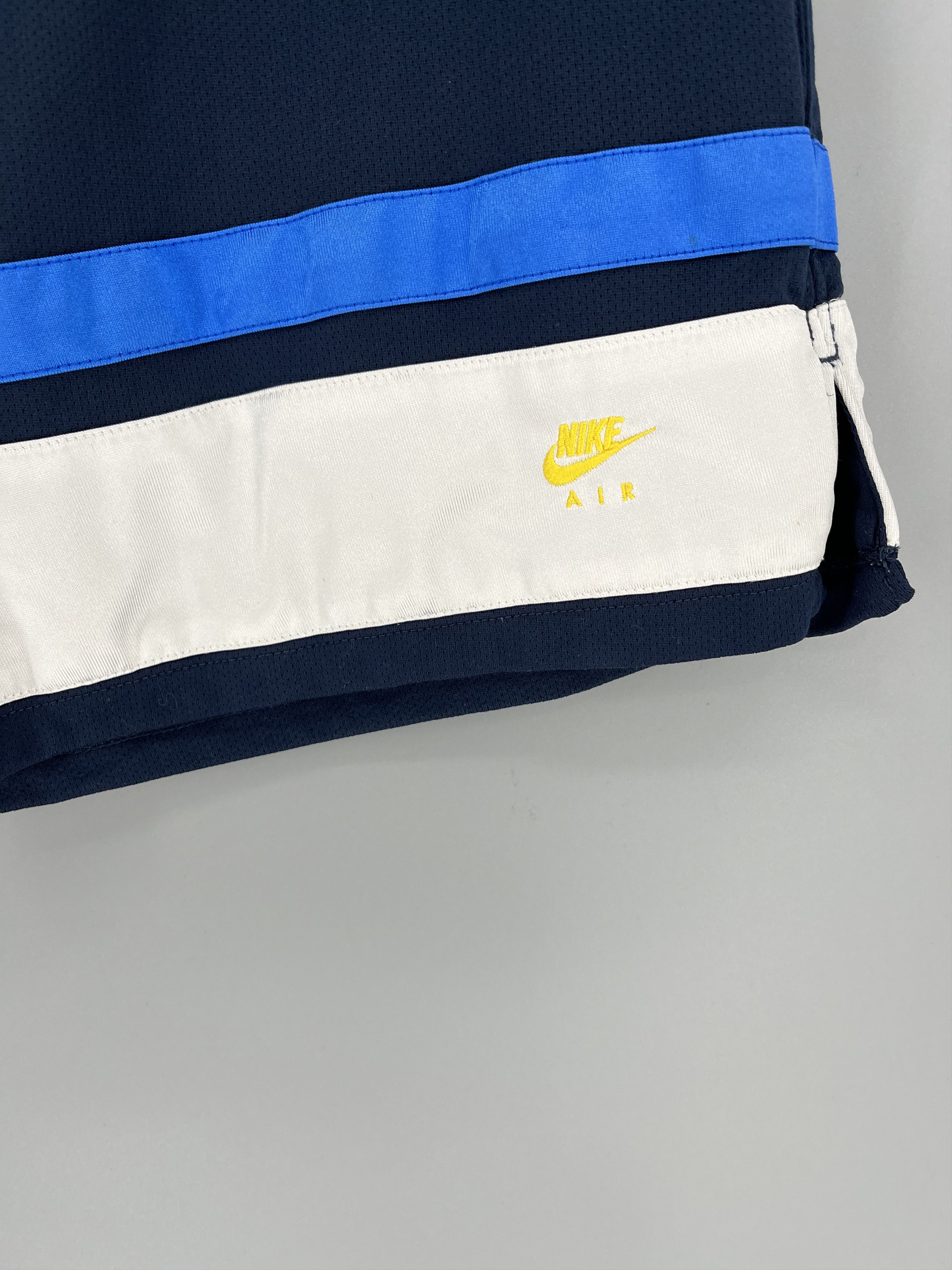 NBA Vintage Shorts Nike NBA 90s swoosh logo shorts streetwear Size US 34 / EU 50 - 10 Thumbnail