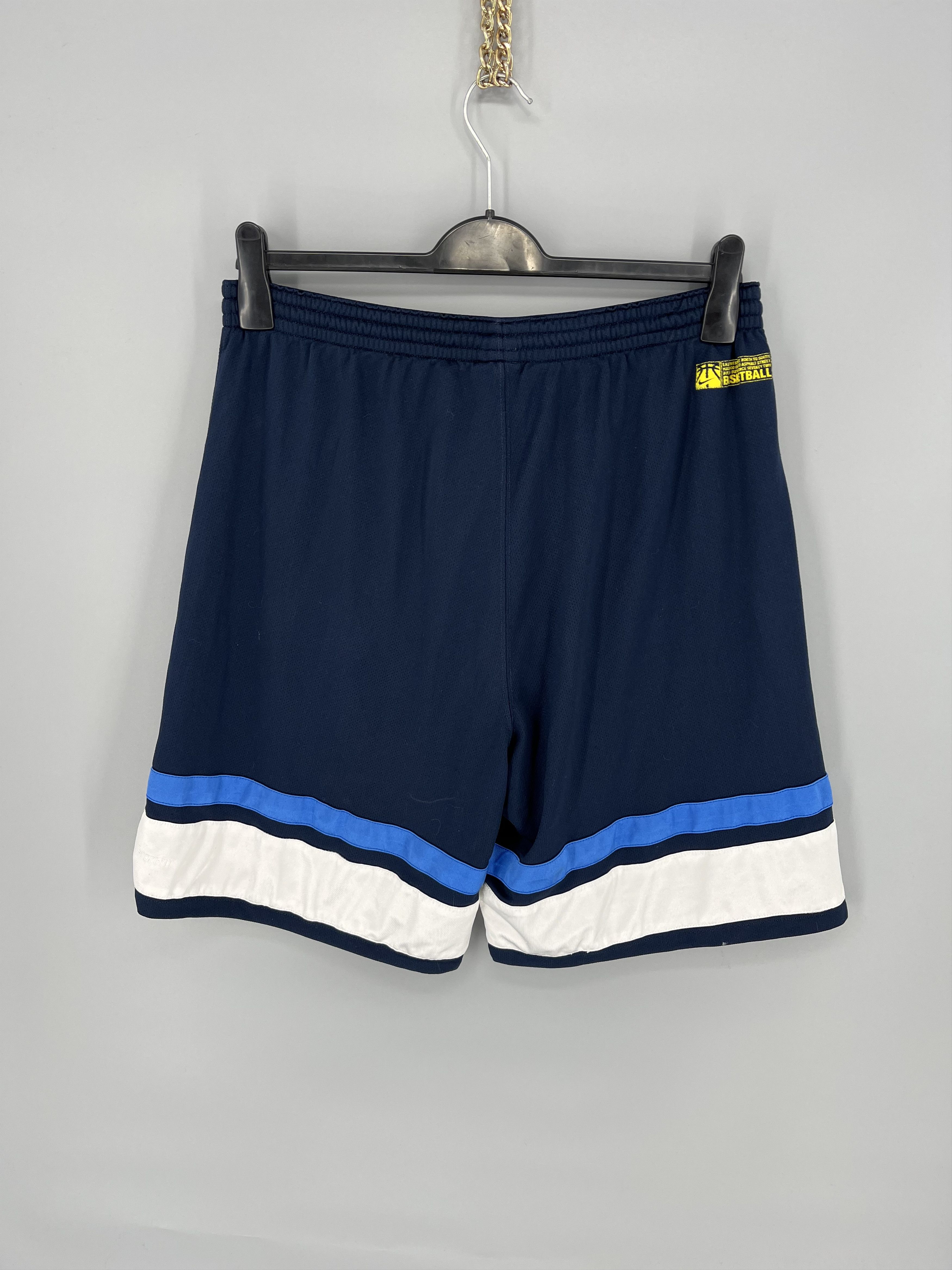 NBA Vintage Shorts Nike NBA 90s swoosh logo shorts streetwear Size US 34 / EU 50 - 7 Thumbnail