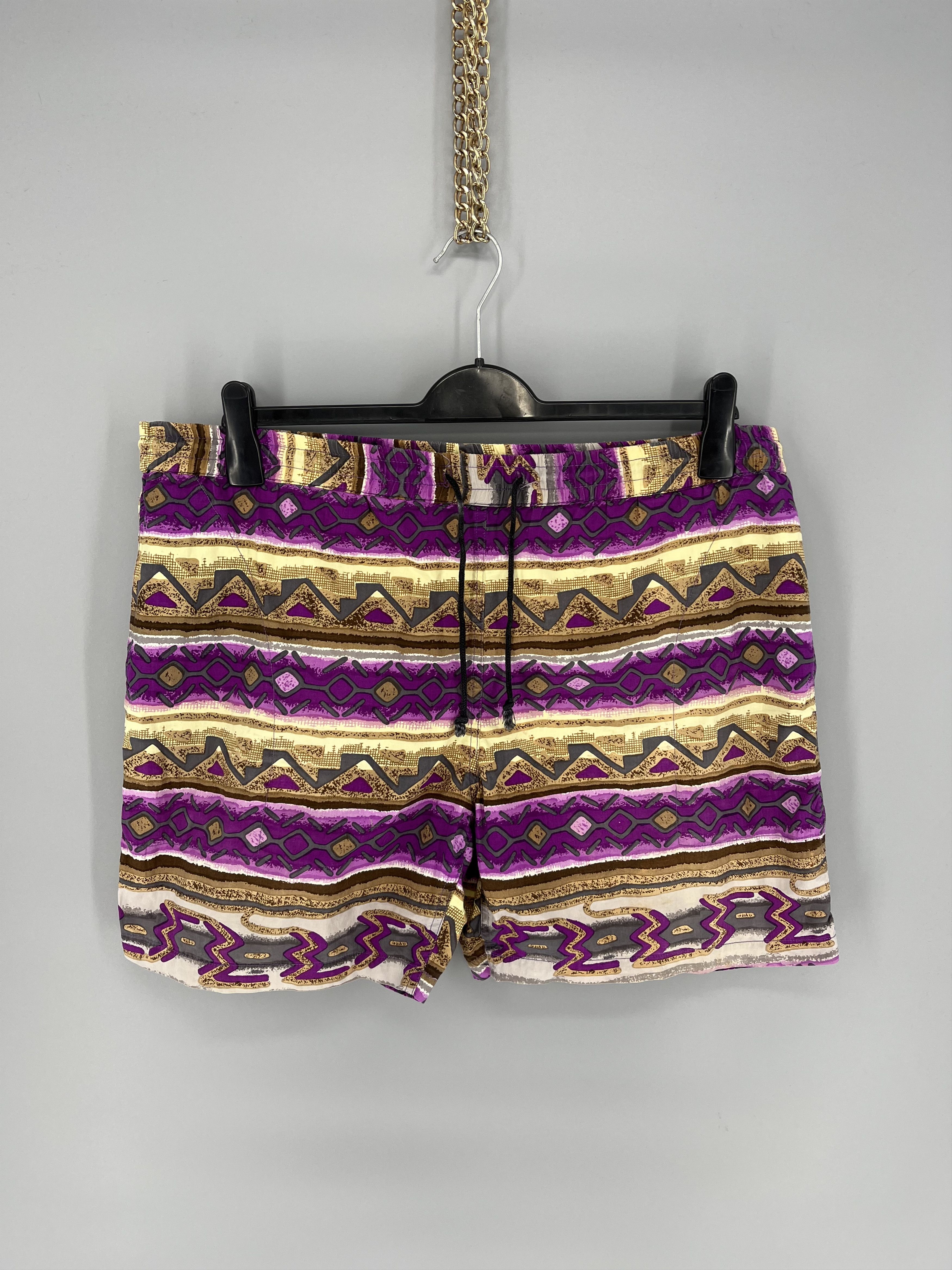 Vintage Vintage Y2K Art Streetwear Hawaiian Shorts Fashion Grailed Size US 32 / EU 48 - 1 Thumbnail