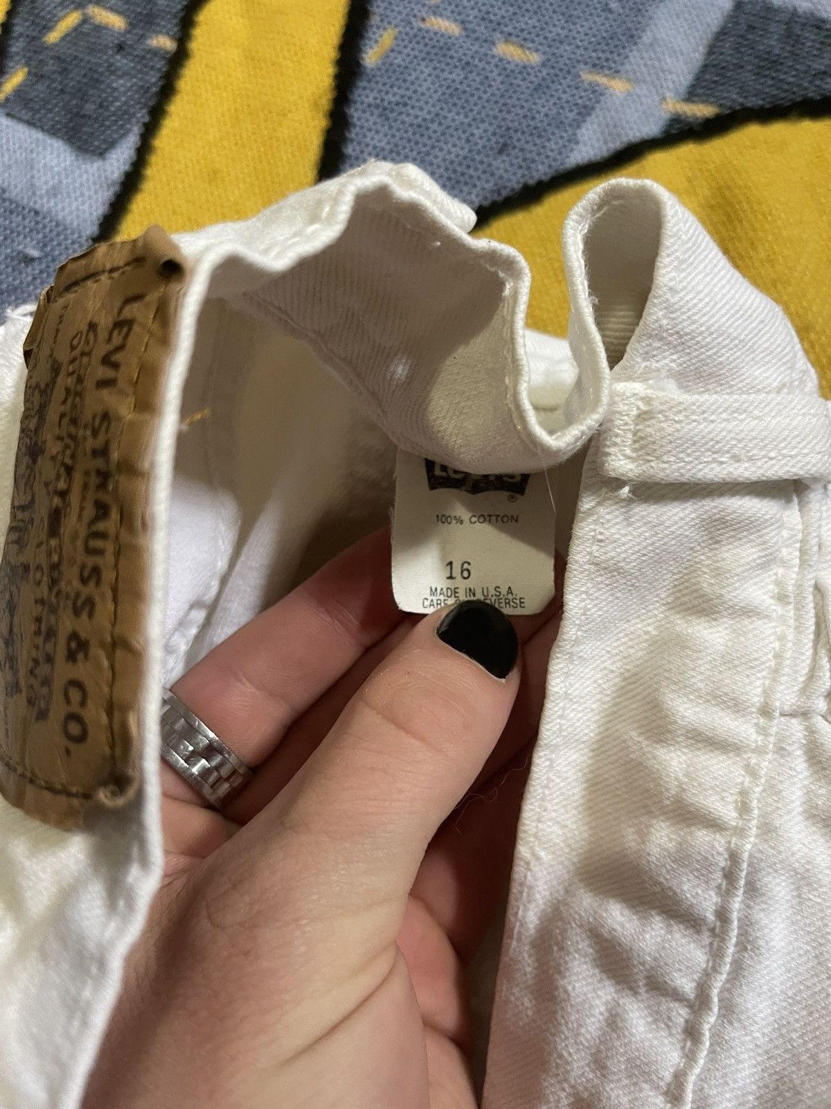 Levi's Vintage 90’s Levi’s White Jean Shorts Size US 26 / EU 42 - 3 Thumbnail