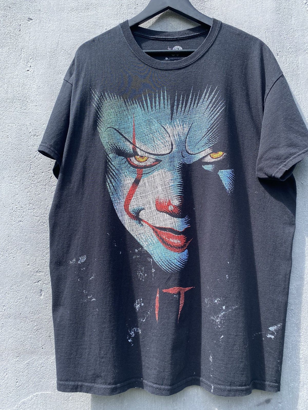 Band Tees Vintage 2000s IT by Stephen King Pennywise Face Tee Size US XL / EU 56 / 4 - 2 Thumbnail