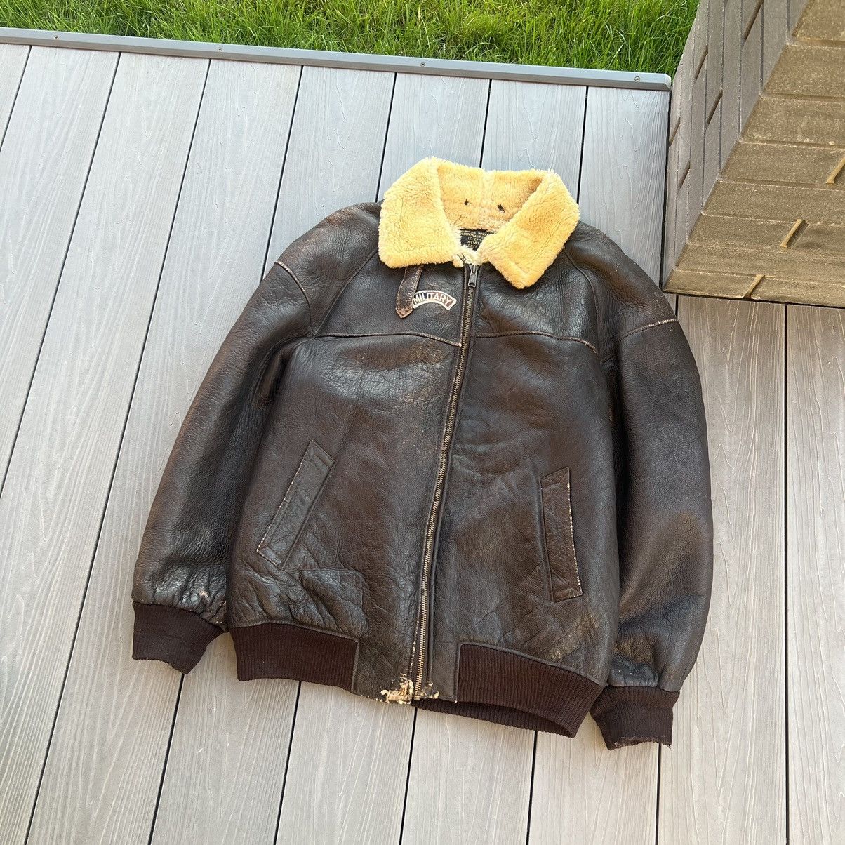 Vintage Vintage B-6 USAAF Military Shearling Sheepskin Flight Jacket Size US L / EU 52-54 / 3 - 1 Thumbnail