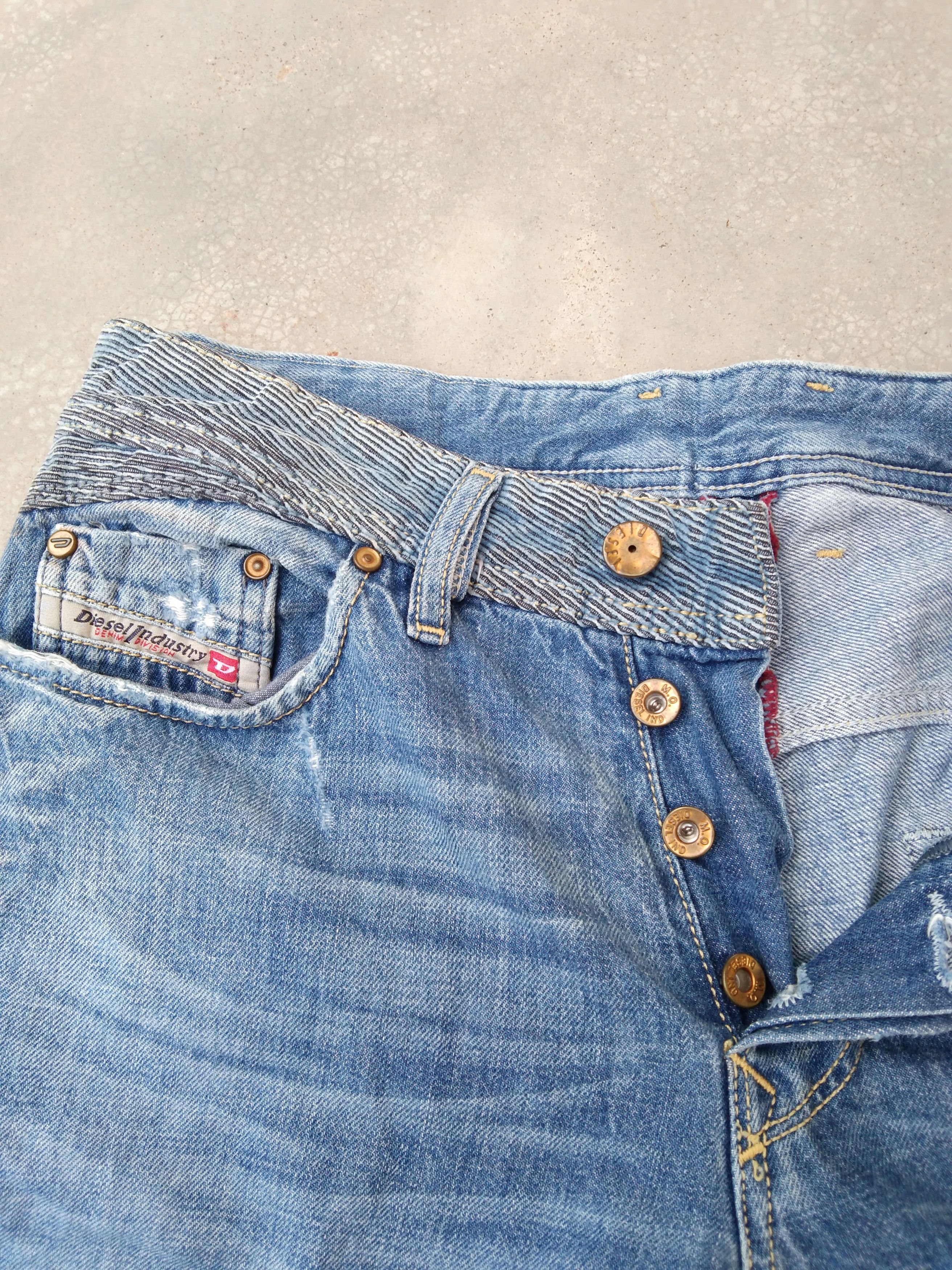 Diesel Vintage Distressed Diesel Industry Boot Cut Jeans 28x30 Size US 28 / EU 44 - 7 Thumbnail