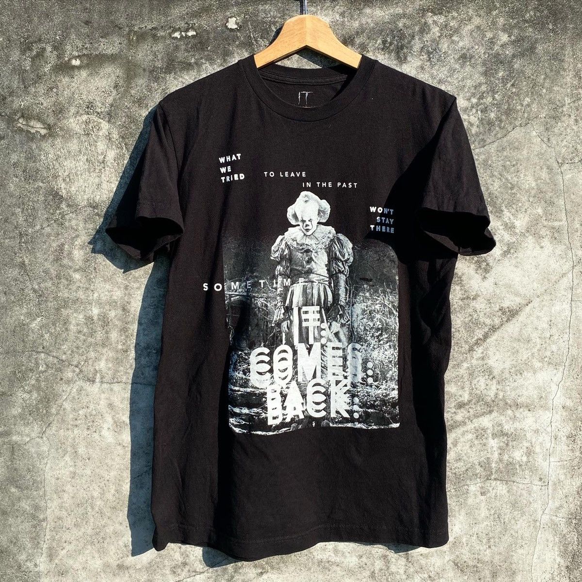 Other It (The Movie) Official Site (DDP / No Import Fees) Size US M / EU 48-50 / 2 - 1 Thumbnail