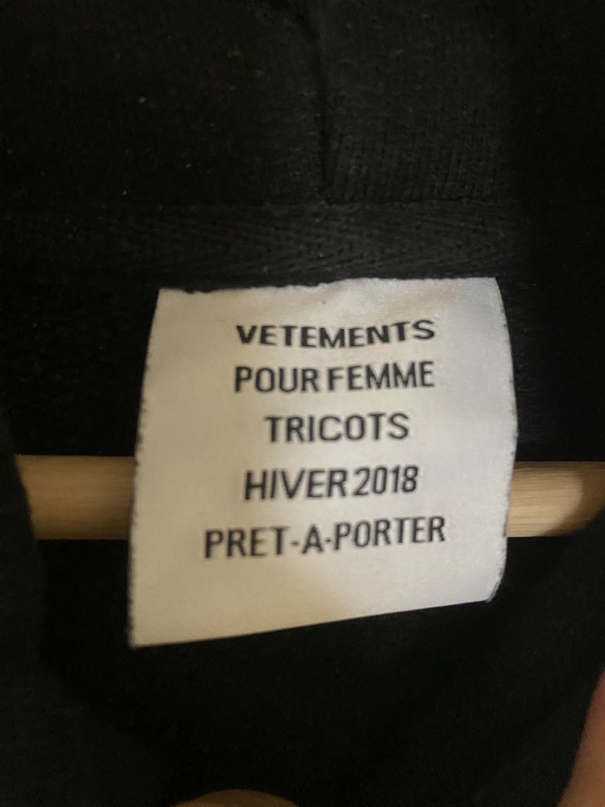 Vetements VETEMENTS Black Oversized Metal Logo Hoodie F/W 2018 Size US L / EU 52-54 / 3 - 4 Thumbnail