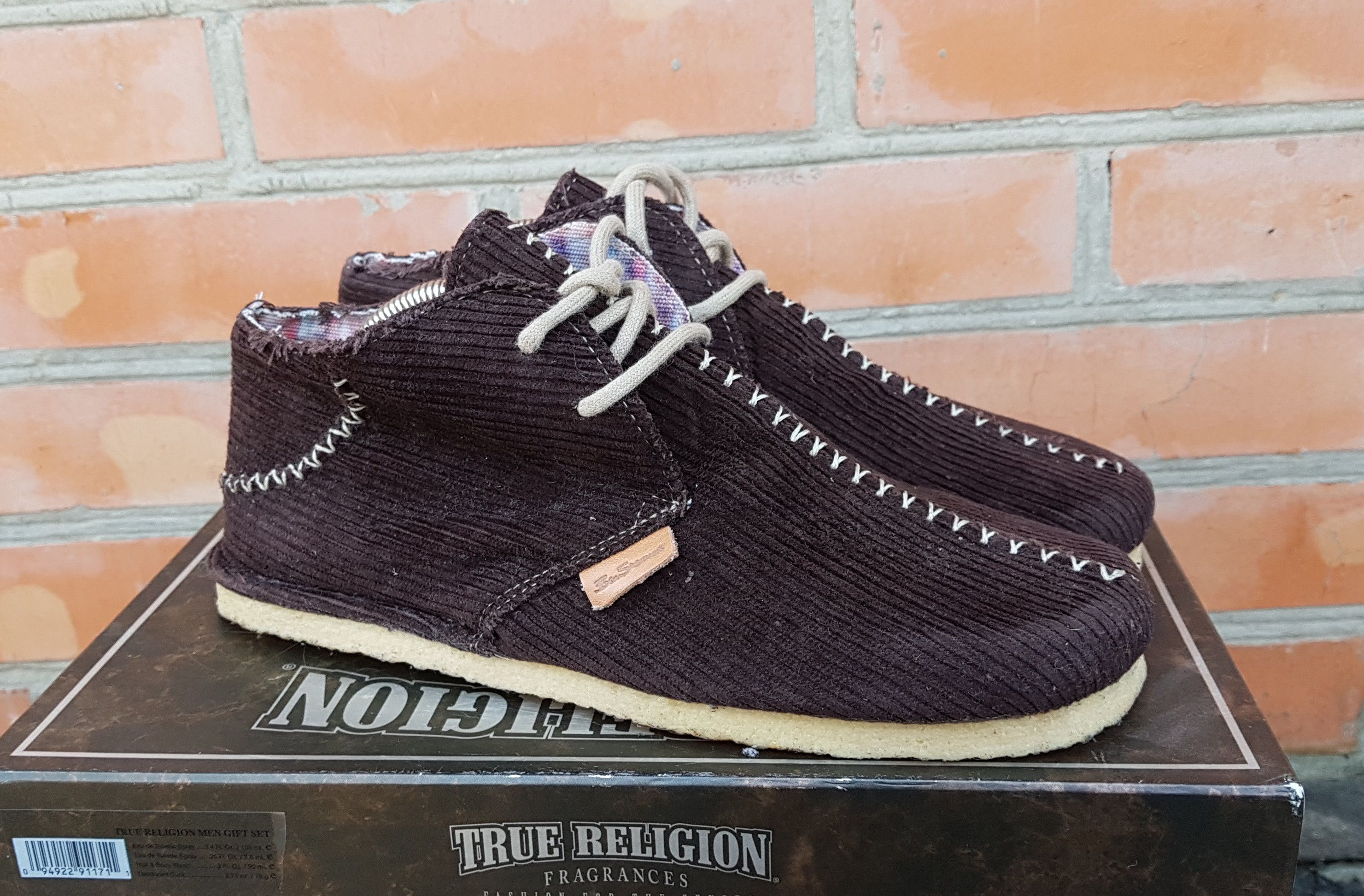 Ben Sherman Vintage Ben Sherman Corduroy Velvet Sneakers Boots Size US 8 / EU 41 - 1 Thumbnail