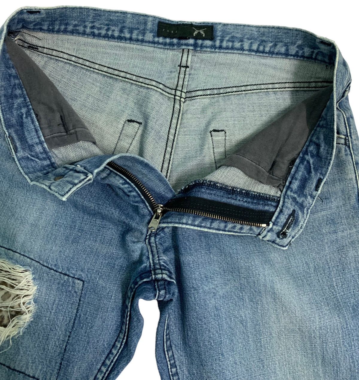 Roar Vintage Roar 2 Guns Distressed Flare Jeans Size US 29 - 11 Thumbnail