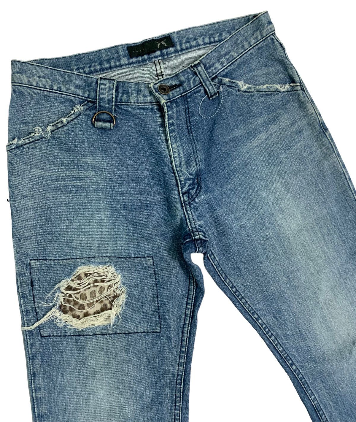 Roar Vintage Roar 2 Guns Distressed Flare Jeans Size US 29 - 6 Thumbnail