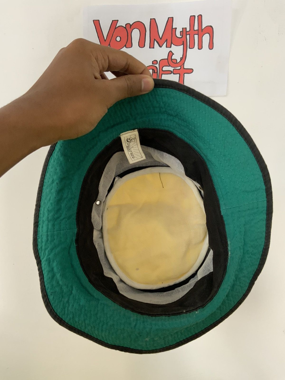 Vintage Vintage Movie World Gold Coast Australia Bucket Hat Size ONE SIZE - 7 Thumbnail