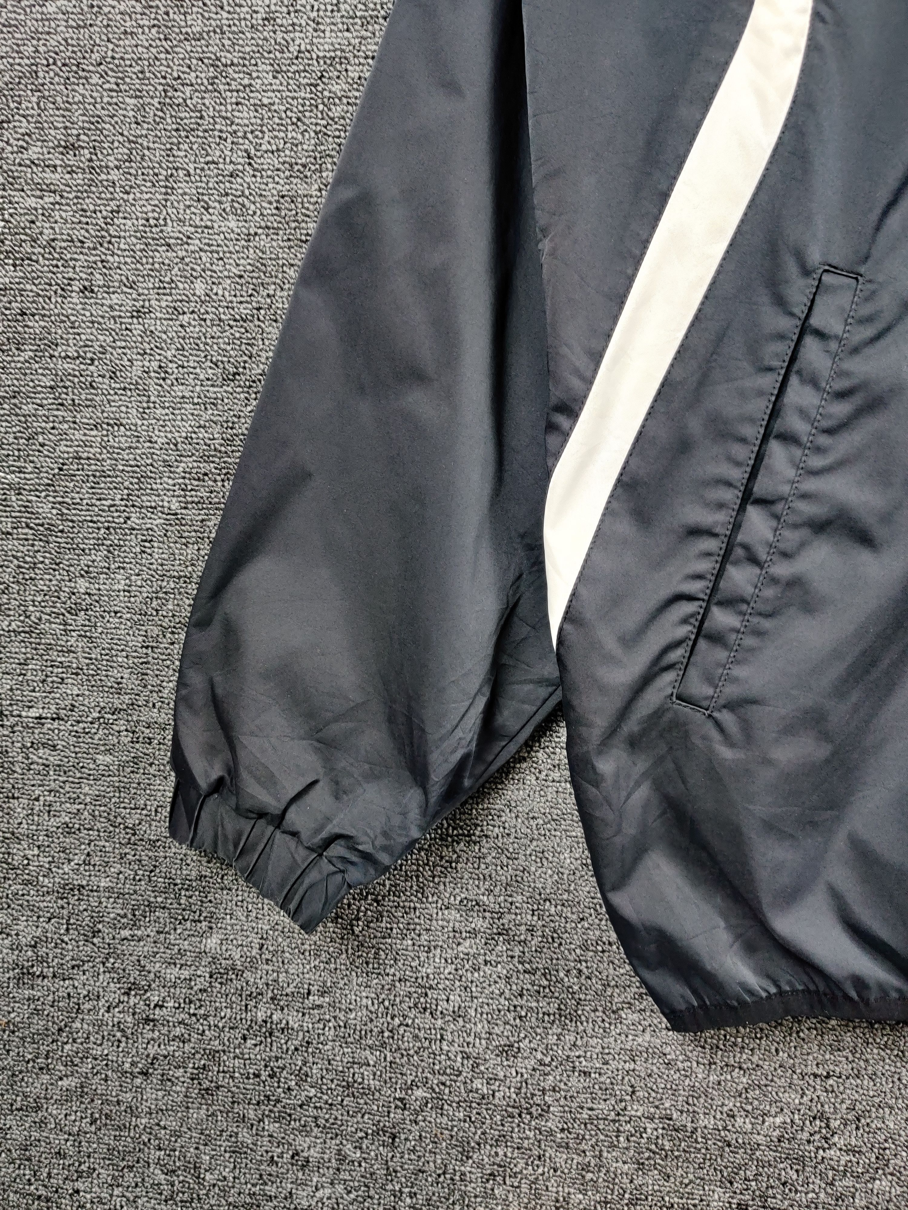 Descente Vintage Descente x Toshiba Zipper Light Jacket Size US XL / EU 56 / 4 - 4 Thumbnail