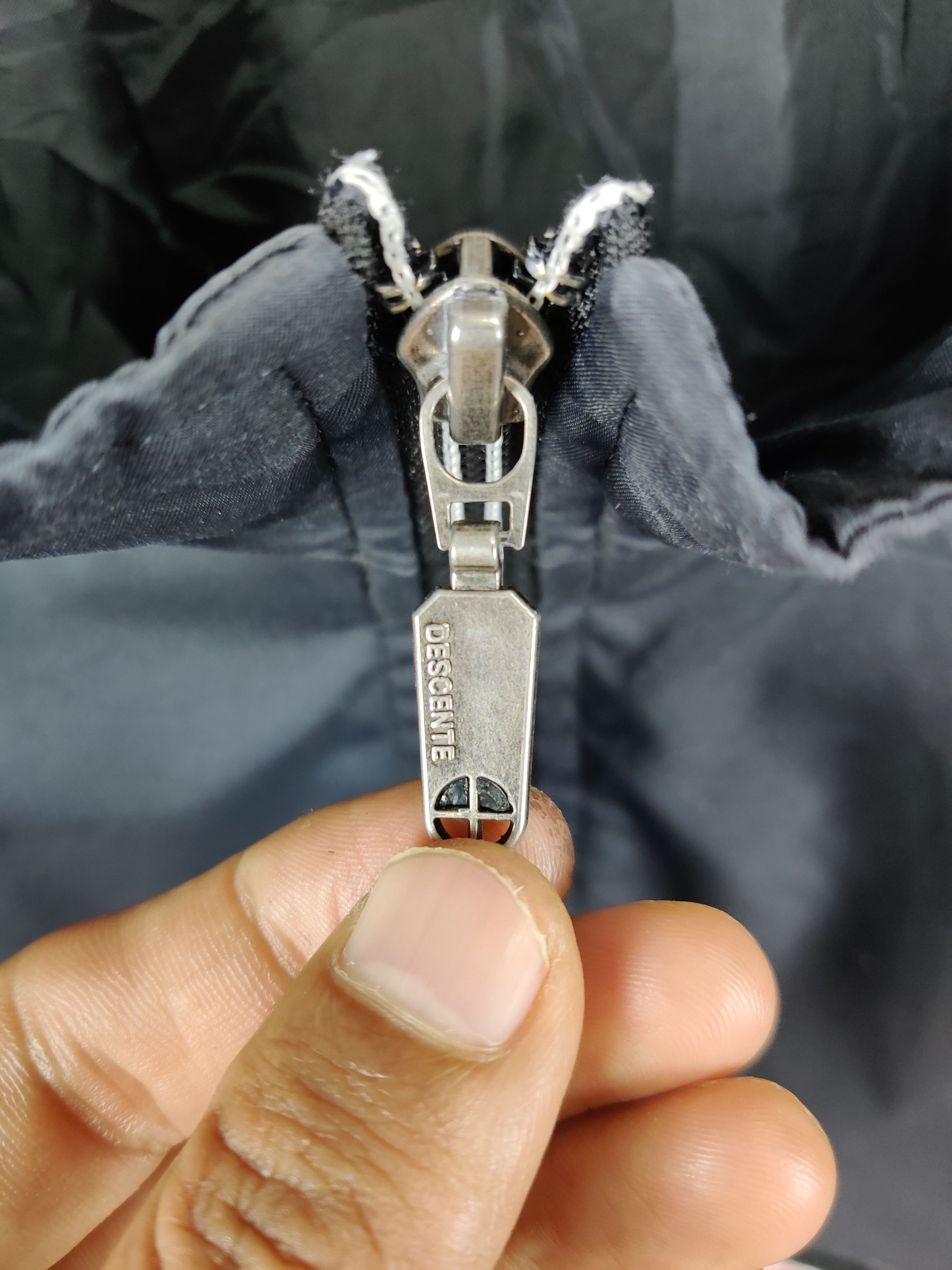 Descente Vintage Descente x Toshiba Zipper Light Jacket Size US XL / EU 56 / 4 - 8 Thumbnail