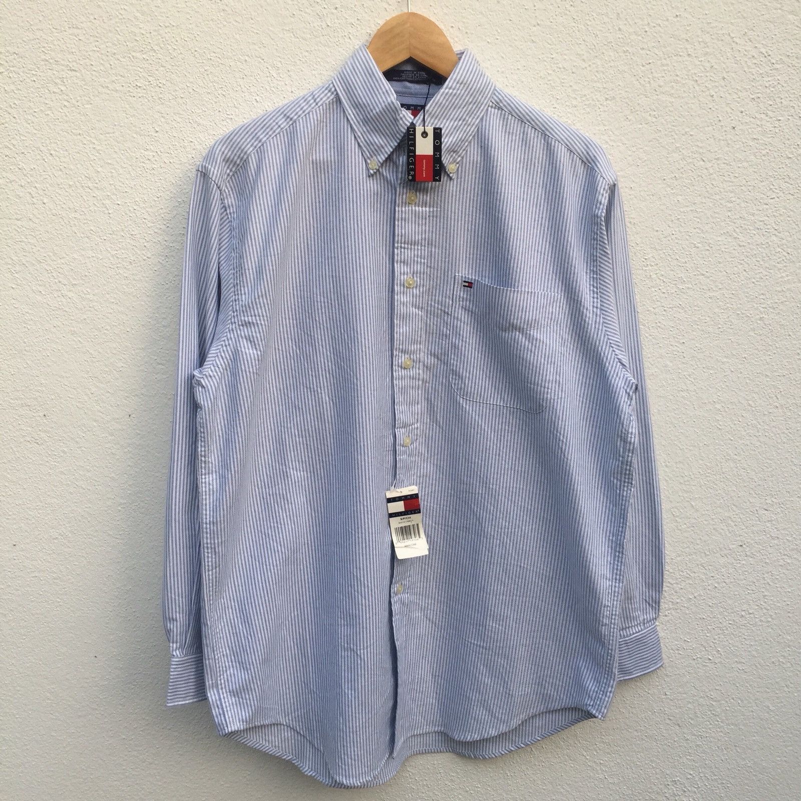 Tommy Hilfiger Vintage 90s Tommy Hilfiger Big Logo Shirt Button Ups Size US L / EU 52-54 / 3 - 3 Thumbnail