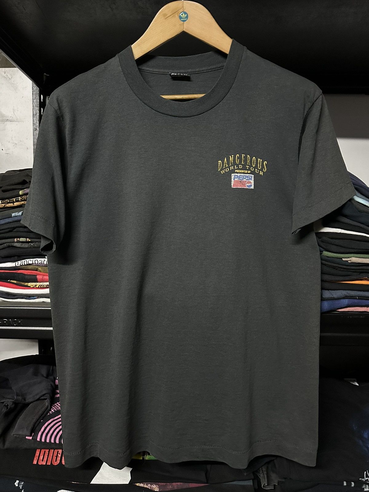Band Tees Vintage 90s Michael Jackson Dangerous World Tour Faded Tee Size US L / EU 52-54 / 3 - 6 Thumbnail