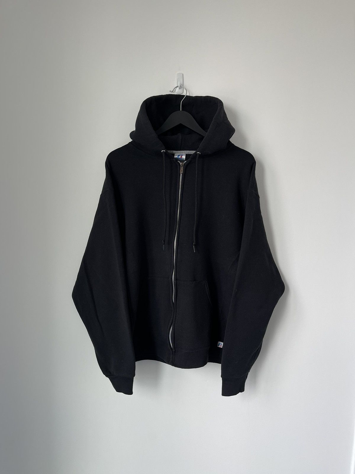 BLACK RUSSELL ZIP UP HOODIE - 1990S