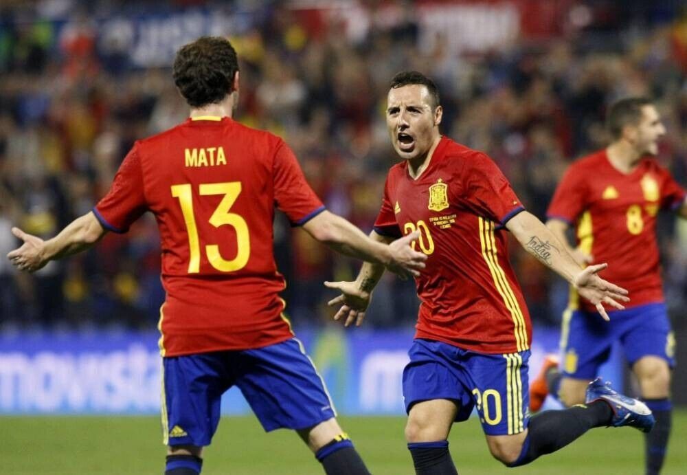 Adidas SPAIN 2015 2016 HOME ESPANIA FOOTBALL SHIRT SOCCER JERSEY Size US XL / EU 56 / 4 - 7 Thumbnail
