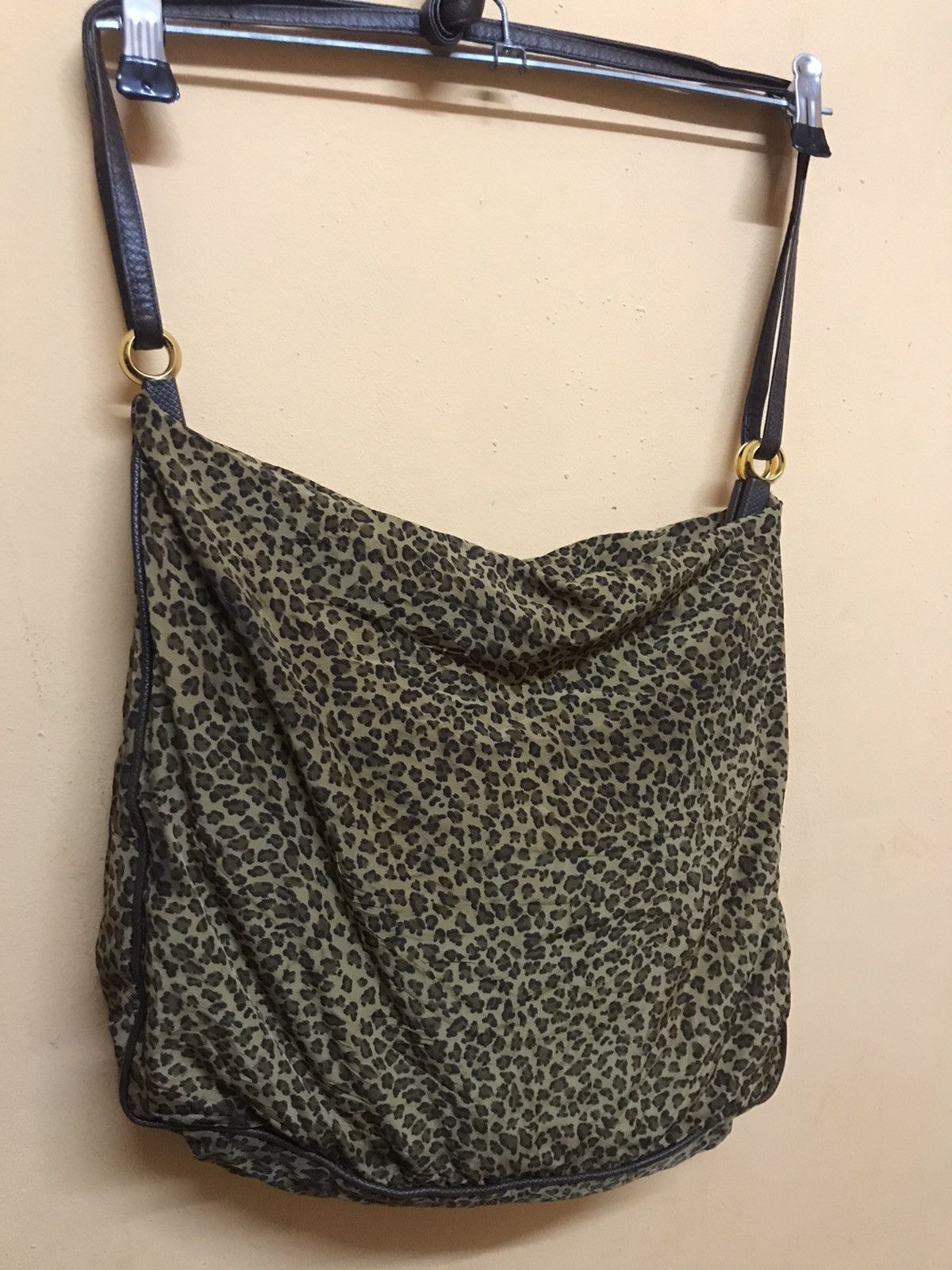 Bottega Veneta ‼️MADE IN ITALY BOTTEGA VENETA HANDBAG LEOPARD DESIGN‼️ Size ONE SIZE - 5 Thumbnail