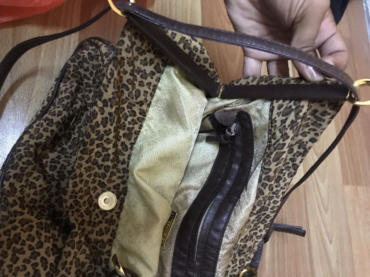Bottega Veneta ‼️MADE IN ITALY BOTTEGA VENETA HANDBAG LEOPARD DESIGN‼️ Size ONE SIZE - 6 Thumbnail