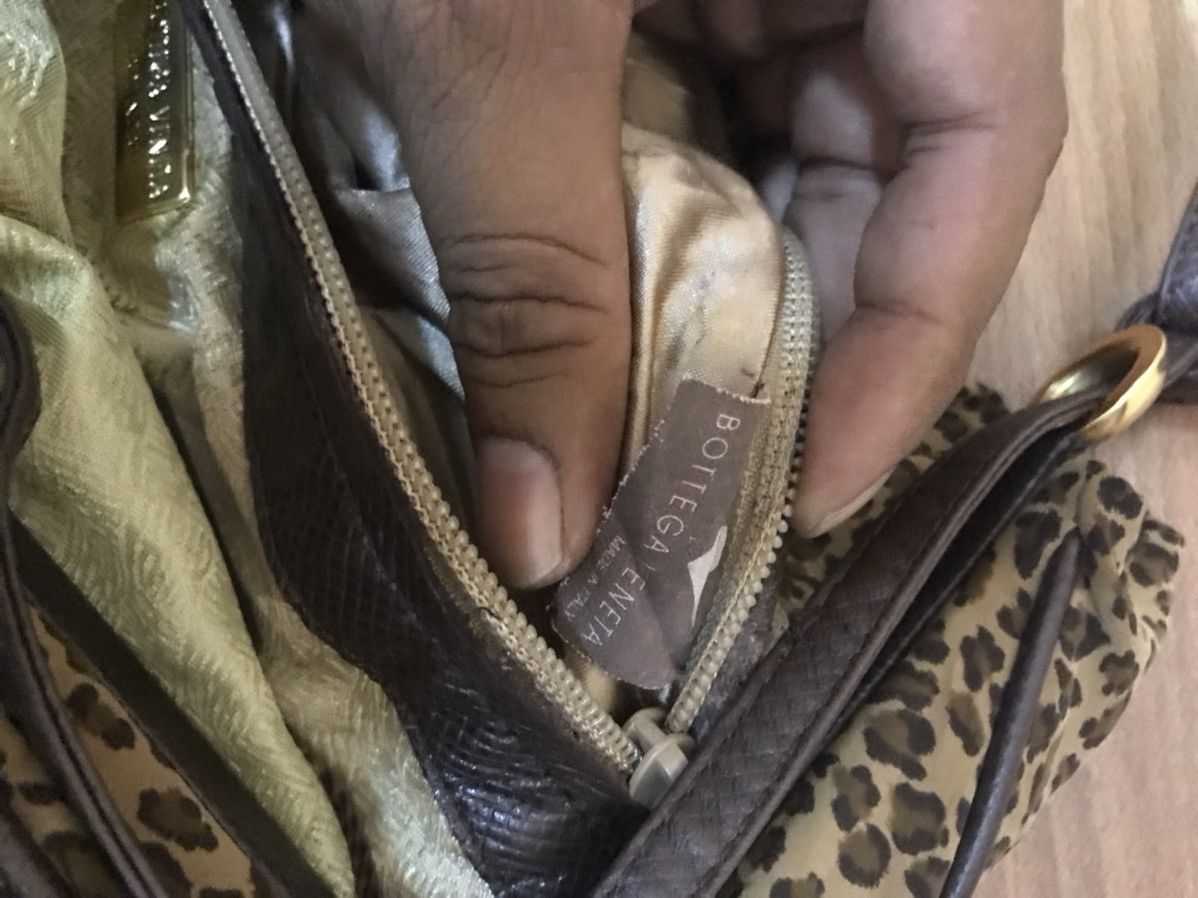 Bottega Veneta ‼️MADE IN ITALY BOTTEGA VENETA HANDBAG LEOPARD DESIGN‼️ Size ONE SIZE - 10 Thumbnail