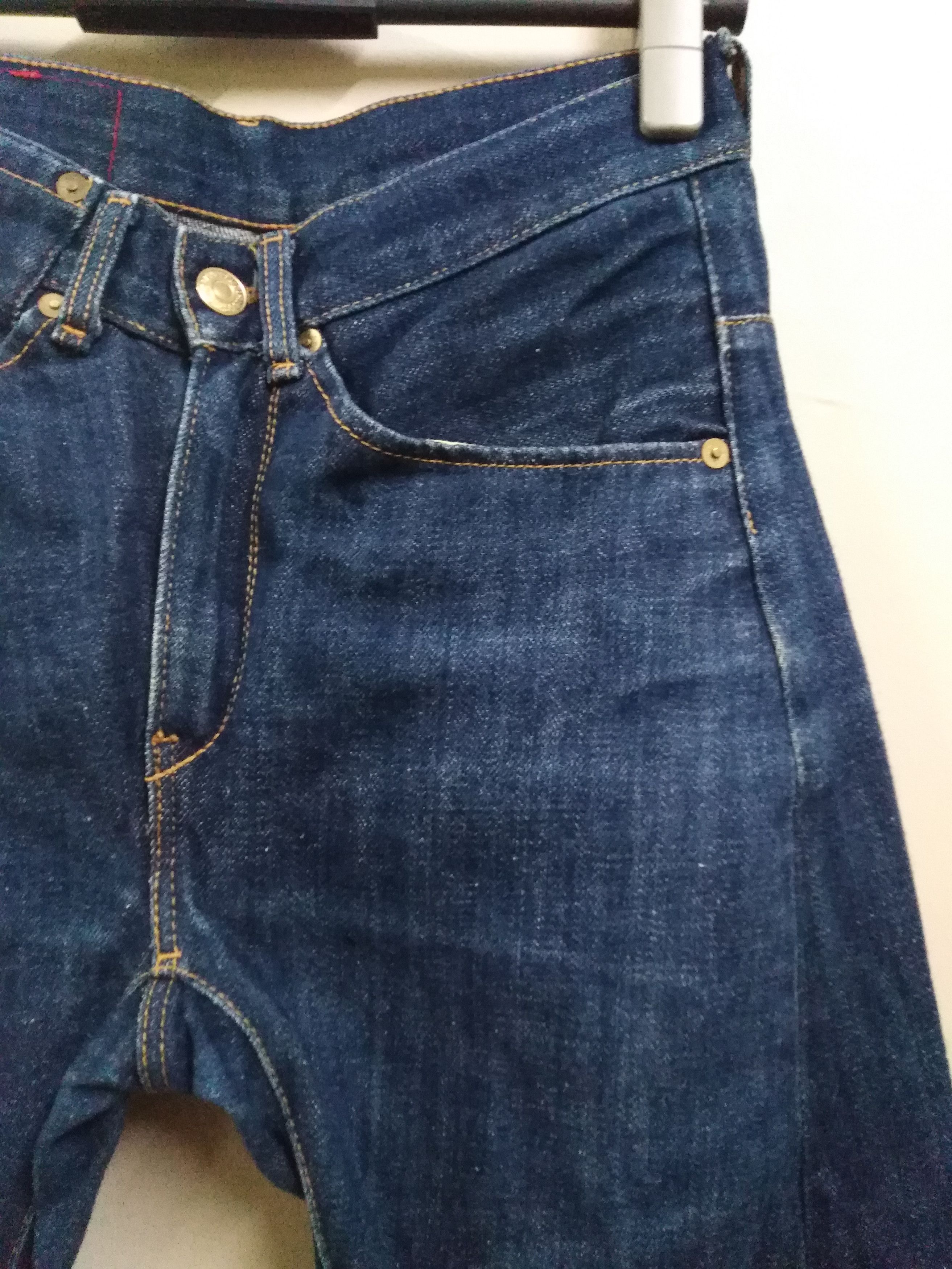 Levi's Vintage Levi's Red 3 pockets Dark Blue Great Condition Size US 26 / EU 42 - 2 Thumbnail