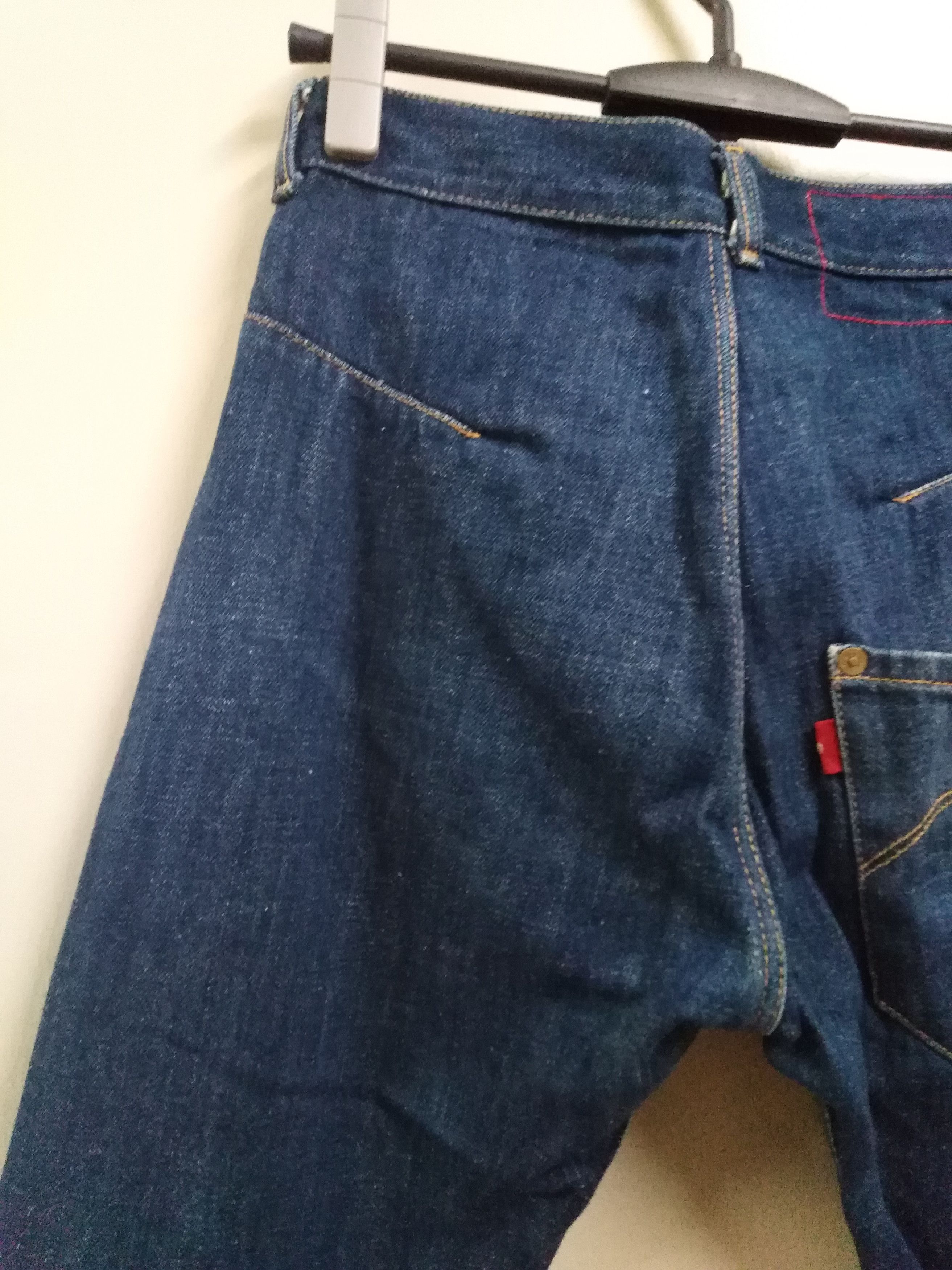 Levi's Vintage Levi's Red 3 pockets Dark Blue Great Condition Size US 26 / EU 42 - 13 Thumbnail